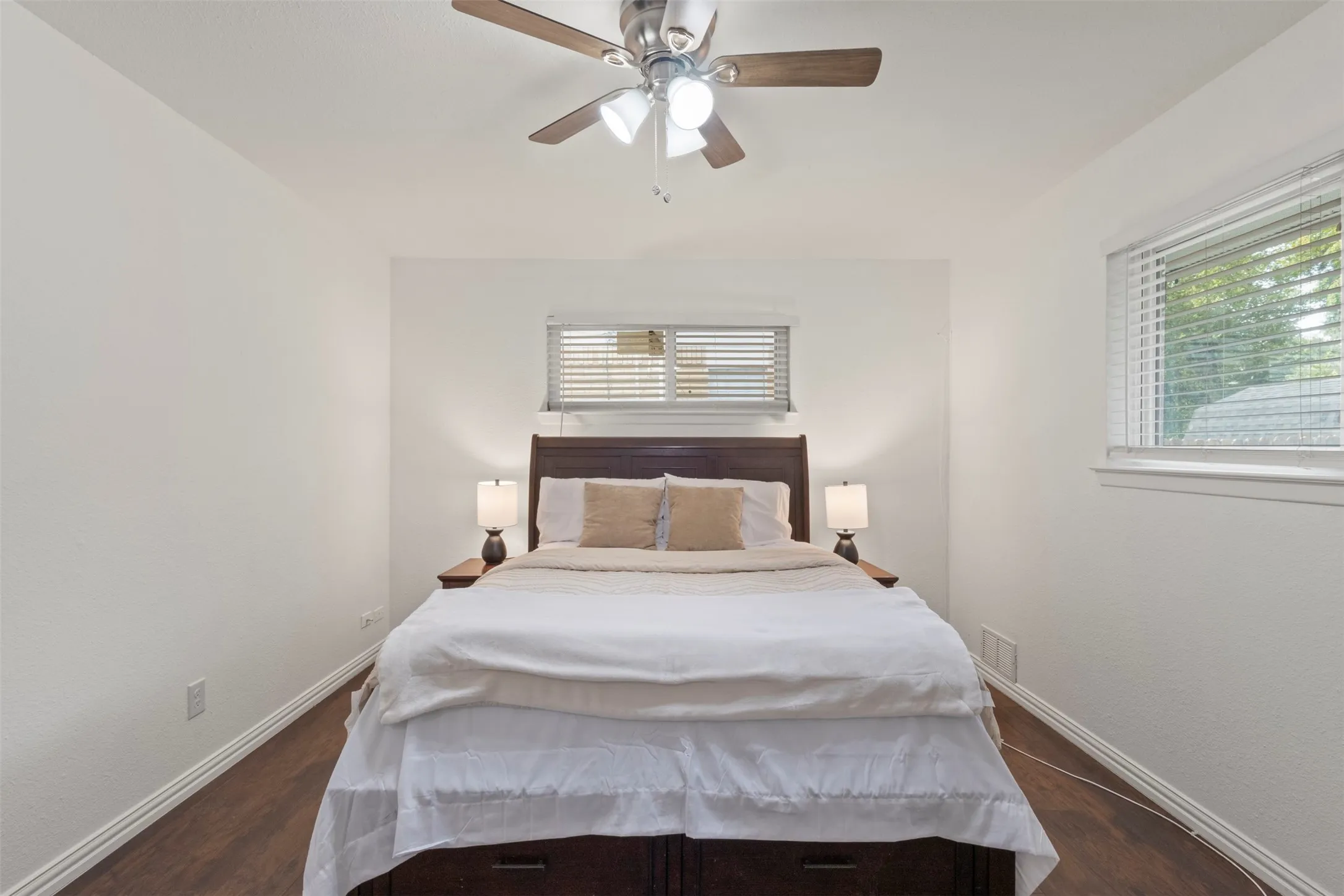 Single Family Residence For Sale in Dallas County , 5810 Caracas Drive, Dallas, Texas 75232, 3 Bedroom, 2 Bathroom, 2 Garage spaces, 1,537 Sqft, built in 1963, mls#21377296, Real Estate Agent in Dallas, Homes For Sale in Dallas county, Homes For Sale in Dallas, Realtor in Dallas Texas, Real Estate Brokerage Independent Realty Texas, Luminita Cordes Realtor