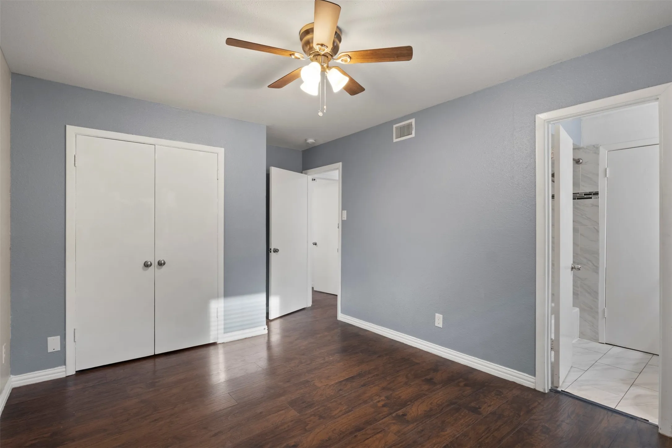 Single Family Residence For Sale in Dallas County , 5810 Caracas Drive, Dallas, Texas 75232, 3 Bedroom, 2 Bathroom, 2 Garage spaces, 1,537 Sqft, built in 1963, mls#21377296, Real Estate Agent in Dallas, Homes For Sale in Dallas county, Homes For Sale in Dallas, Realtor in Dallas Texas, Real Estate Brokerage Independent Realty Texas, Luminita Cordes Realtor