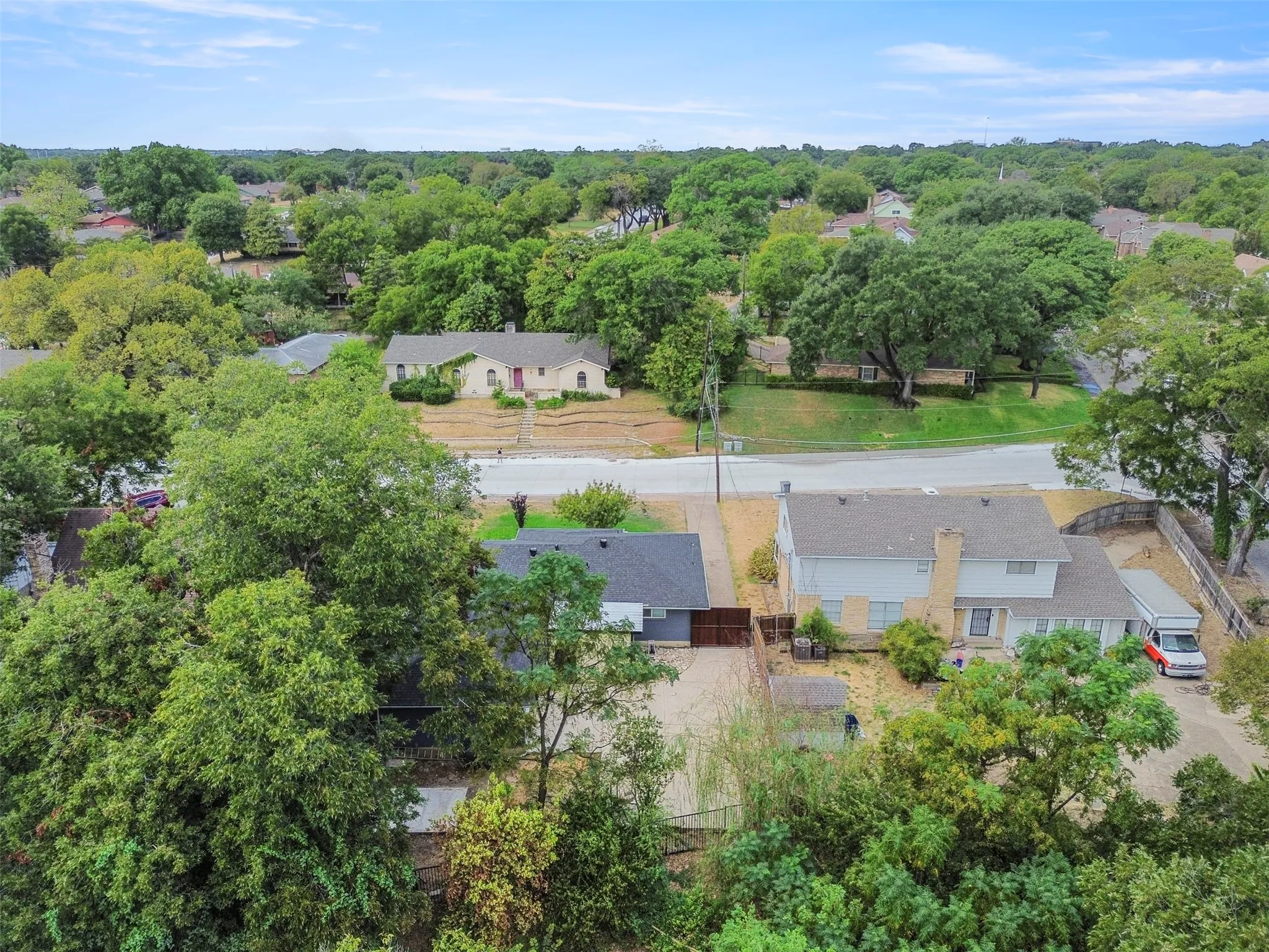 Single Family Residence For Sale in Dallas County , 5810 Caracas Drive, Dallas, Texas 75232, 3 Bedroom, 2 Bathroom, 2 Garage spaces, 1,537 Sqft, built in 1963, mls#21377296, Real Estate Agent in Dallas, Homes For Sale in Dallas county, Homes For Sale in Dallas, Realtor in Dallas Texas, Real Estate Brokerage Independent Realty Texas, Luminita Cordes Realtor