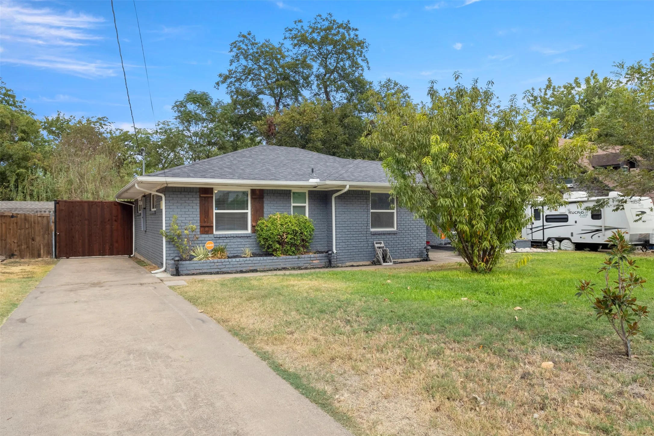 Single Family Residence For Sale in Dallas County , 5810 Caracas Drive, Dallas, Texas 75232, 3 Bedroom, 2 Bathroom, 2 Garage spaces, 1,537 Sqft, built in 1963, mls#21377296, Real Estate Agent in Dallas, Homes For Sale in Dallas county, Homes For Sale in Dallas, Realtor in Dallas Texas, Real Estate Brokerage Independent Realty Texas, Luminita Cordes Realtor