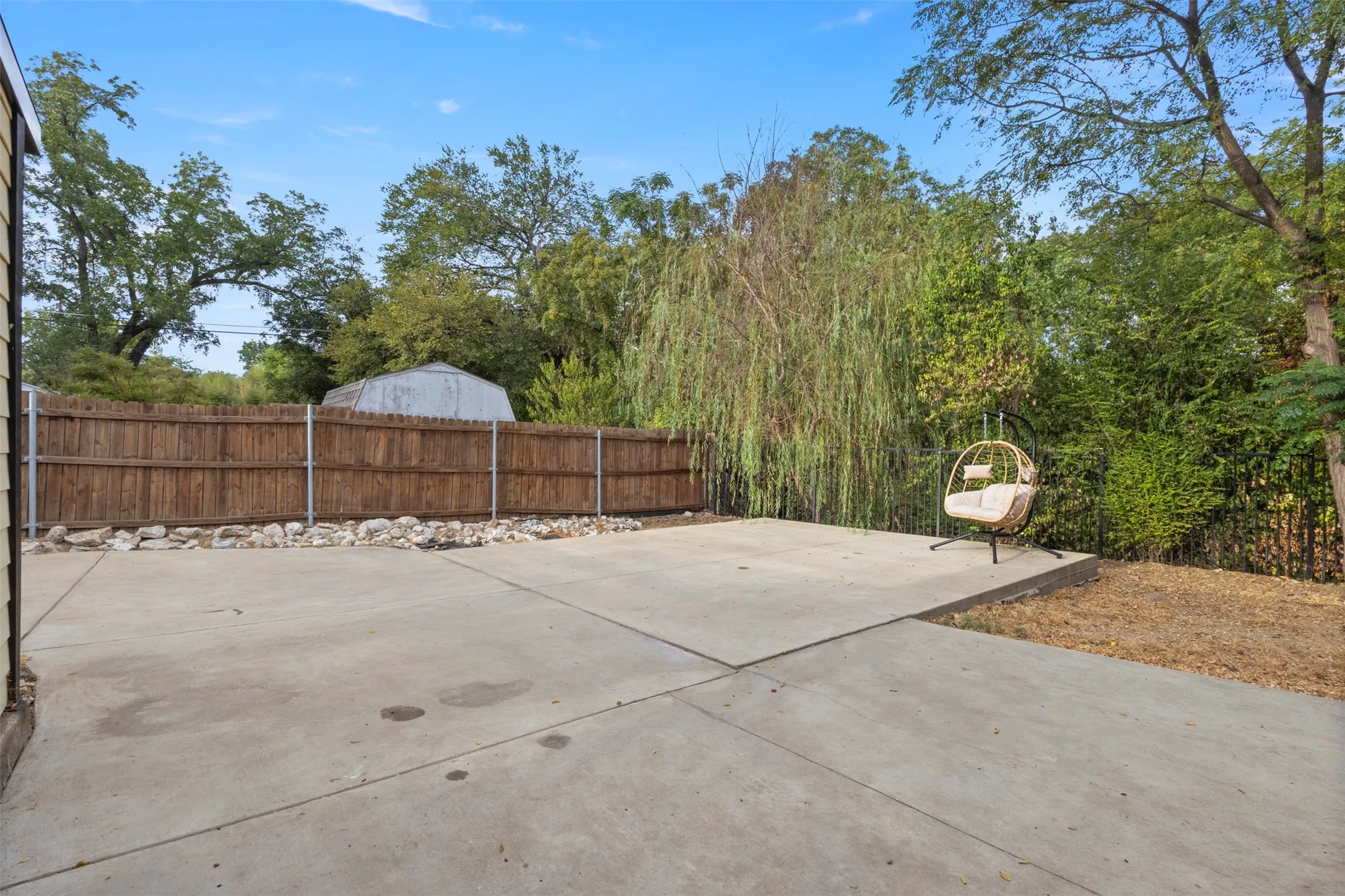 Single Family Residence For Sale in Dallas County , 5810 Caracas Drive, Dallas, Texas 75232, 3 Bedroom, 2 Bathroom, 2 Garage spaces, 1,537 Sqft, built in 1963, mls#21377296, Real Estate Agent in Dallas, Homes For Sale in Dallas county, Homes For Sale in Dallas, Realtor in Dallas Texas, Real Estate Brokerage Independent Realty Texas, Luminita Cordes Realtor