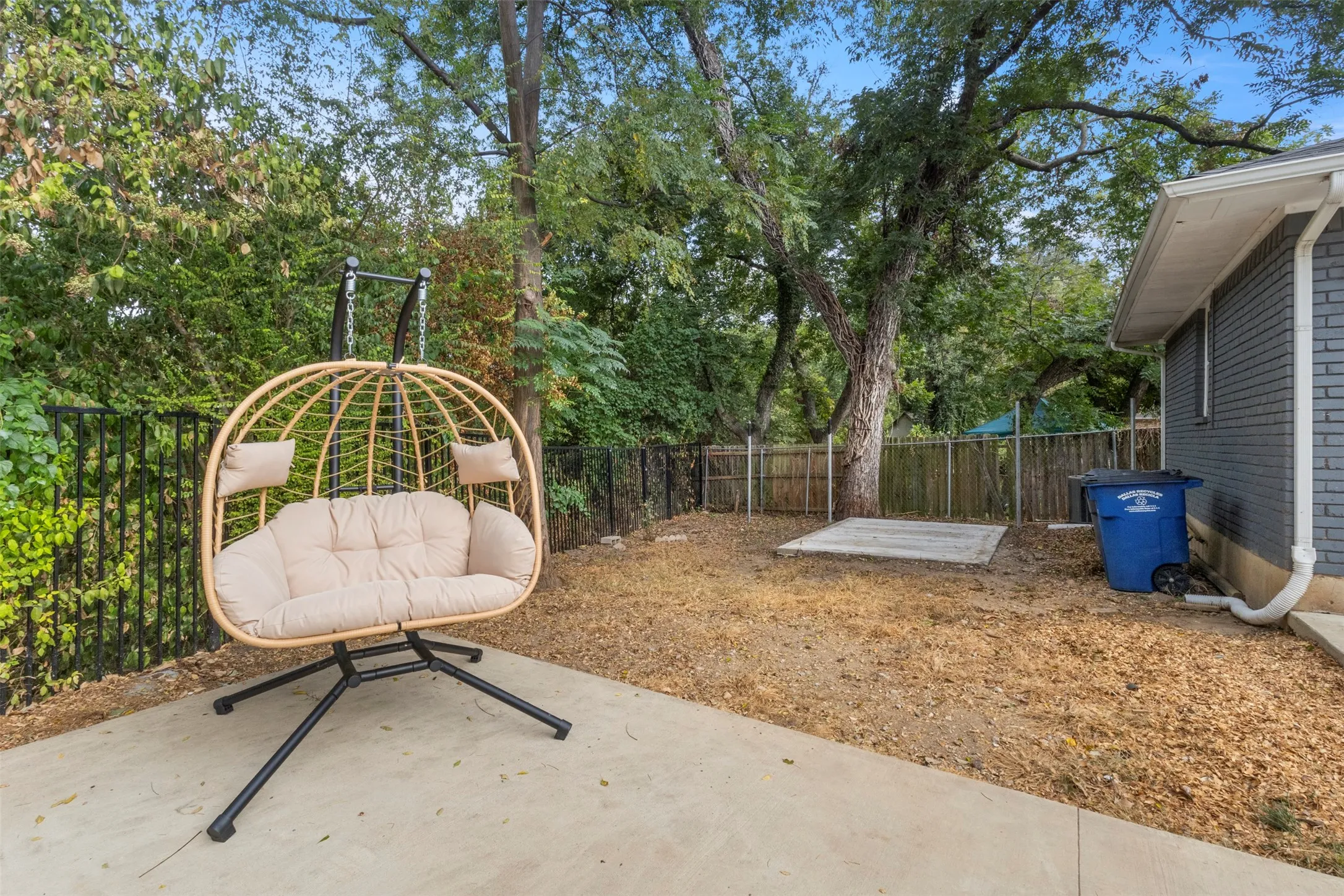 Single Family Residence For Sale in Dallas County , 5810 Caracas Drive, Dallas, Texas 75232, 3 Bedroom, 2 Bathroom, 2 Garage spaces, 1,537 Sqft, built in 1963, mls#21377296, Real Estate Agent in Dallas, Homes For Sale in Dallas county, Homes For Sale in Dallas, Realtor in Dallas Texas, Real Estate Brokerage Independent Realty Texas, Luminita Cordes Realtor