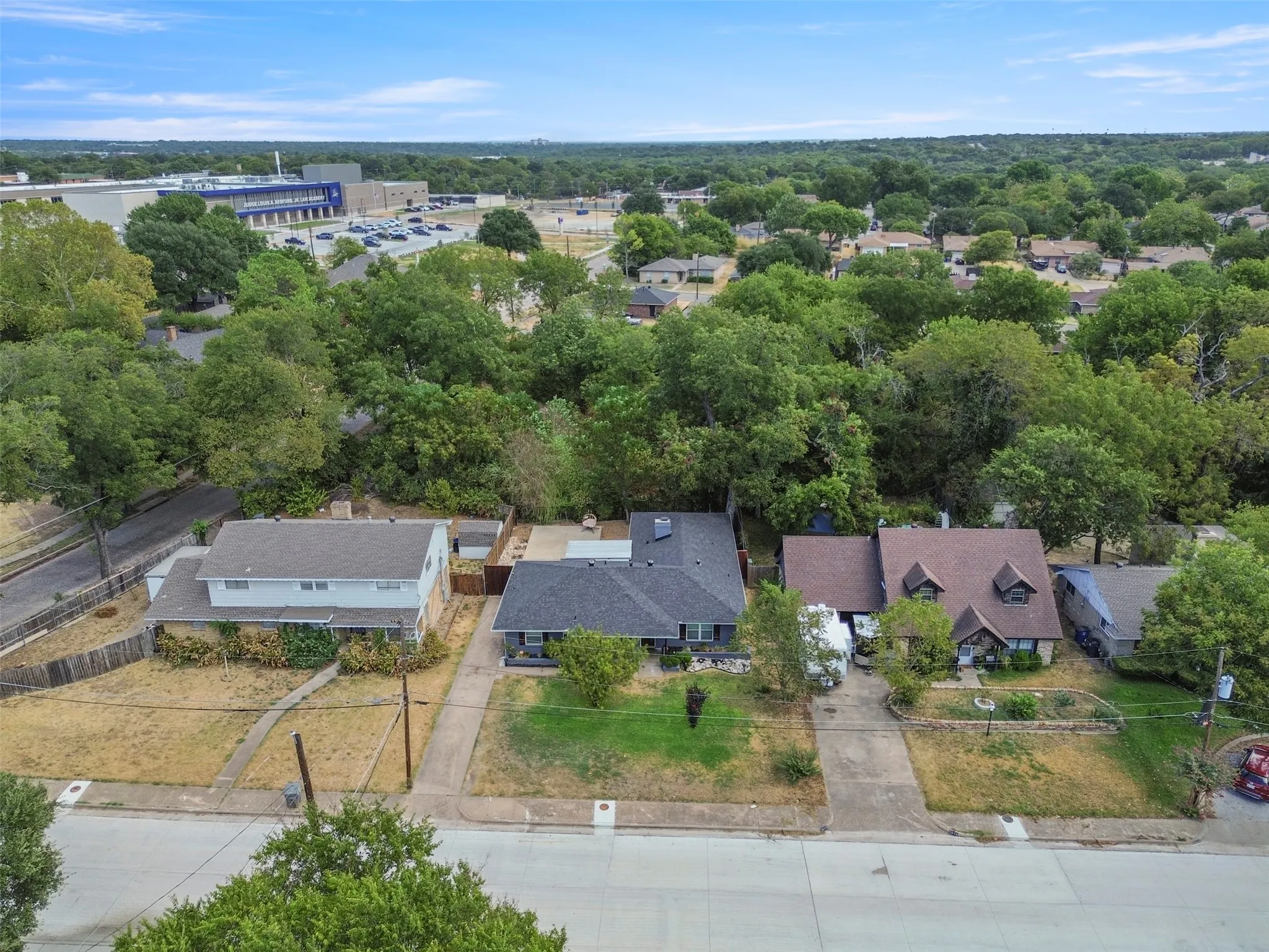 Single Family Residence For Sale in Dallas County , 5810 Caracas Drive, Dallas, Texas 75232, 3 Bedroom, 2 Bathroom, 2 Garage spaces, 1,537 Sqft, built in 1963, mls#21377296, Real Estate Agent in Dallas, Homes For Sale in Dallas county, Homes For Sale in Dallas, Realtor in Dallas Texas, Real Estate Brokerage Independent Realty Texas, Luminita Cordes Realtor