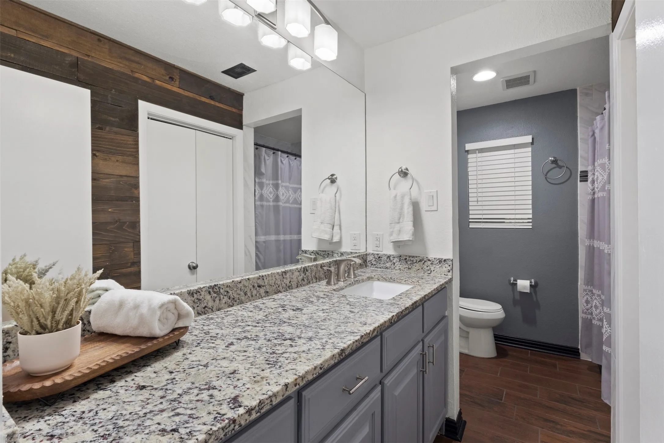 Single Family Residence For Sale in Dallas County , 5810 Caracas Drive, Dallas, Texas 75232, 3 Bedroom, 2 Bathroom, 2 Garage spaces, 1,537 Sqft, built in 1963, mls#21377296, Real Estate Agent in Dallas, Homes For Sale in Dallas county, Homes For Sale in Dallas, Realtor in Dallas Texas, Real Estate Brokerage Independent Realty Texas, Luminita Cordes Realtor