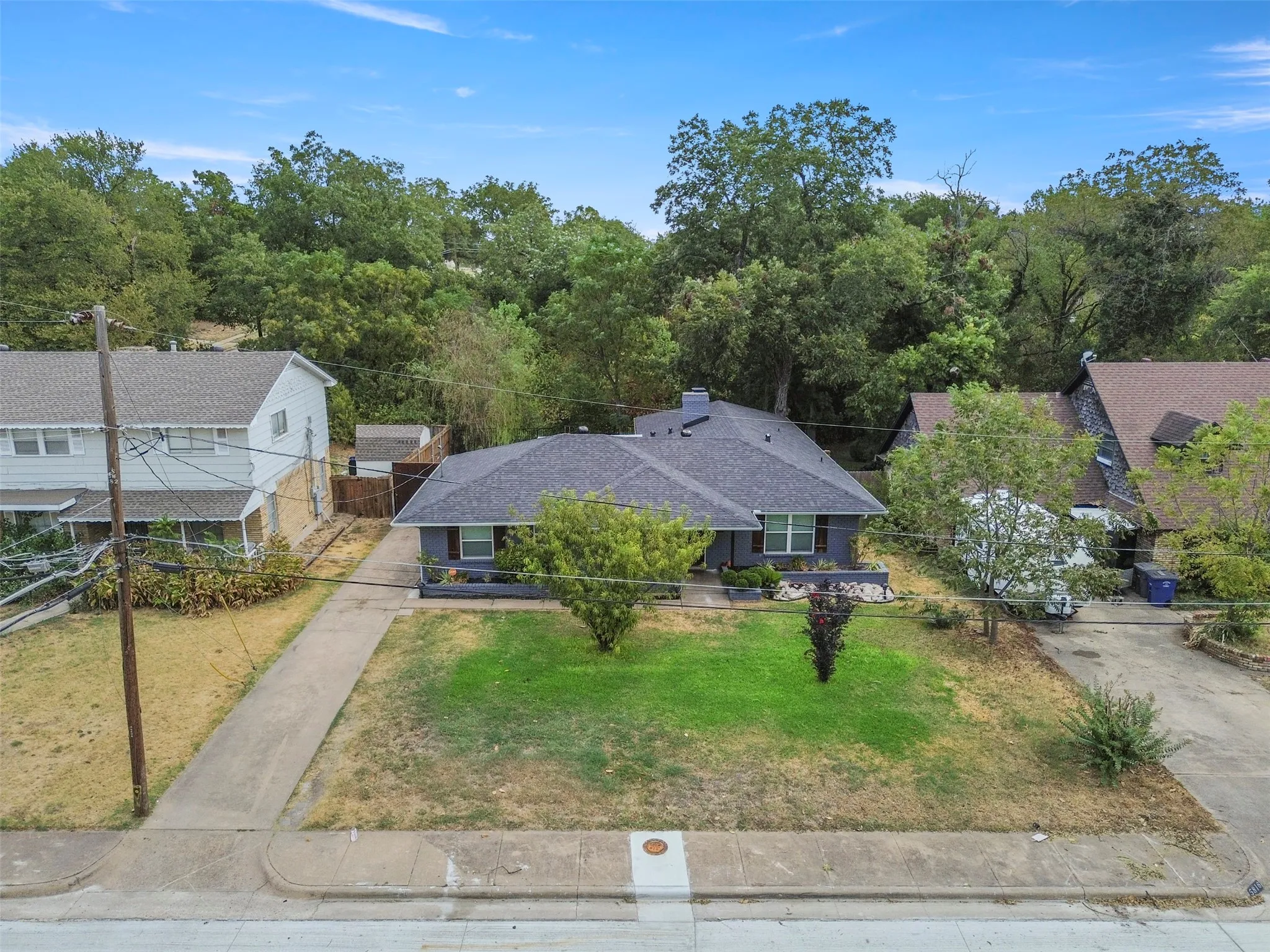 Single Family Residence For Sale in Dallas County , 5810 Caracas Drive, Dallas, Texas 75232, 3 Bedroom, 2 Bathroom, 2 Garage spaces, 1,537 Sqft, built in 1963, mls#21377296, Real Estate Agent in Dallas, Homes For Sale in Dallas county, Homes For Sale in Dallas, Realtor in Dallas Texas, Real Estate Brokerage Independent Realty Texas, Luminita Cordes Realtor
