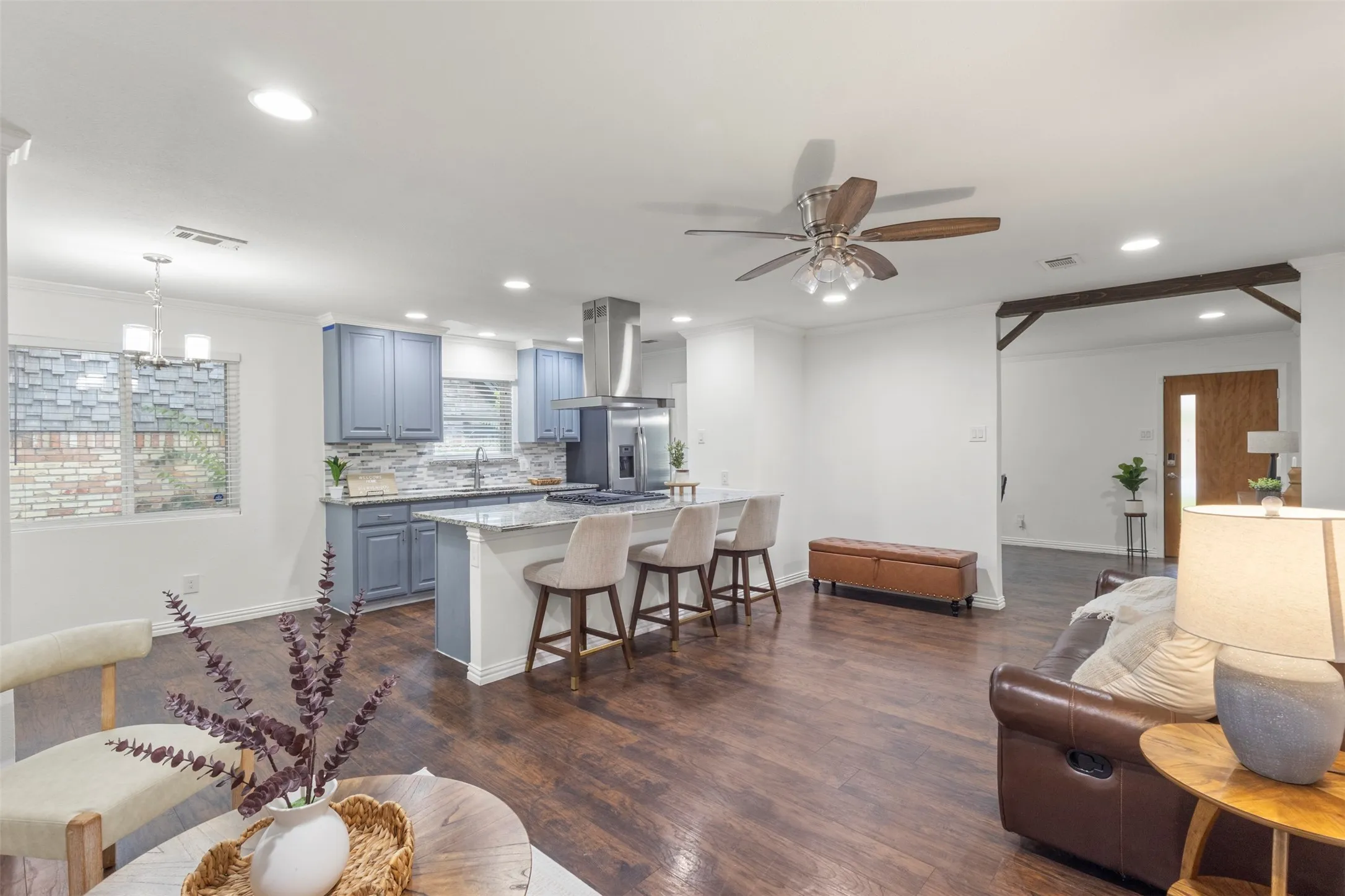 Single Family Residence For Sale in Dallas County , 5810 Caracas Drive, Dallas, Texas 75232, 3 Bedroom, 2 Bathroom, 2 Garage spaces, 1,537 Sqft, built in 1963, mls#21377296, Real Estate Agent in Dallas, Homes For Sale in Dallas county, Homes For Sale in Dallas, Realtor in Dallas Texas, Real Estate Brokerage Independent Realty Texas, Luminita Cordes Realtor