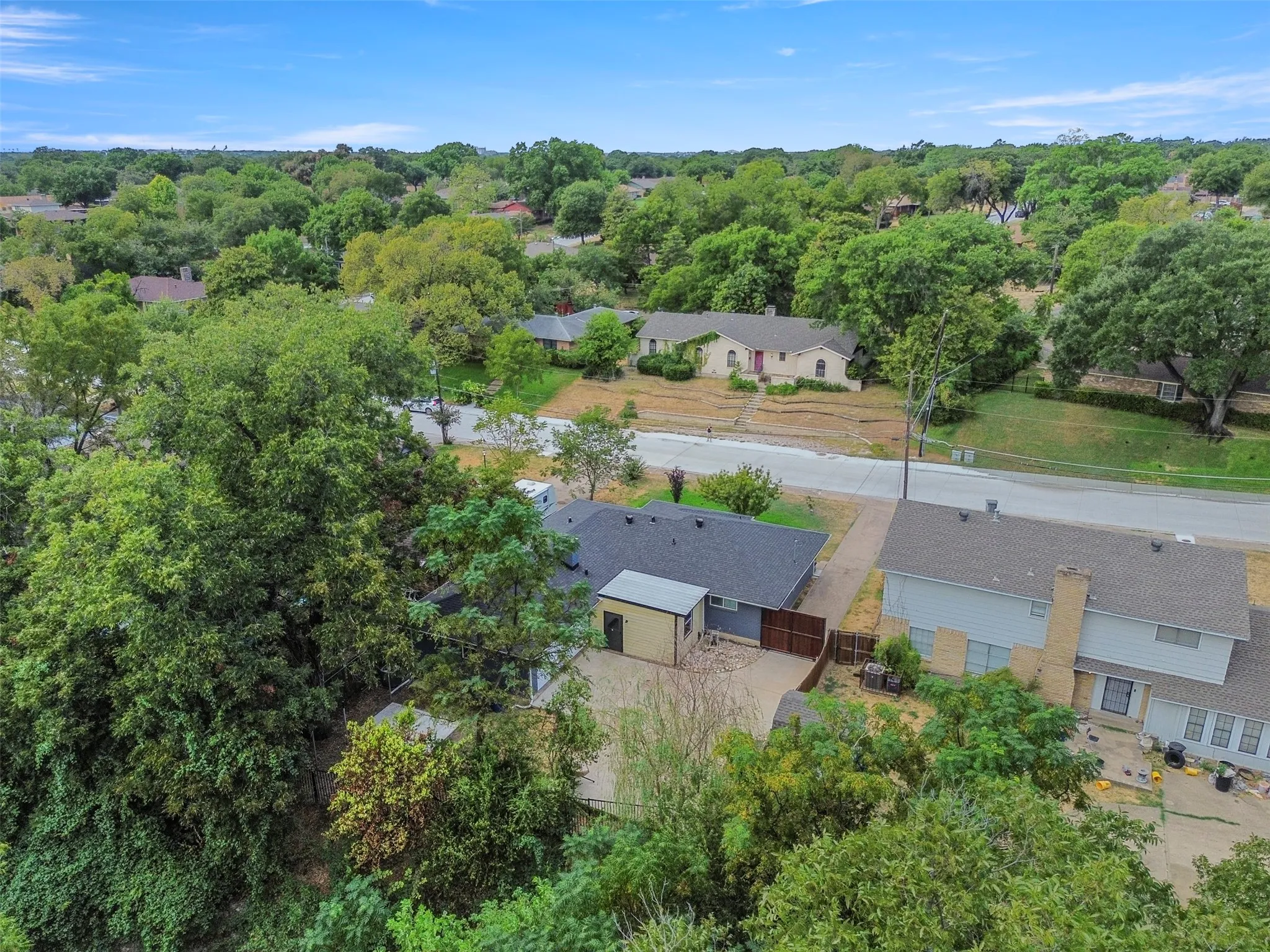Single Family Residence For Sale in Dallas County , 5810 Caracas Drive, Dallas, Texas 75232, 3 Bedroom, 2 Bathroom, 2 Garage spaces, 1,537 Sqft, built in 1963, mls#21377296, Real Estate Agent in Dallas, Homes For Sale in Dallas county, Homes For Sale in Dallas, Realtor in Dallas Texas, Real Estate Brokerage Independent Realty Texas, Luminita Cordes Realtor