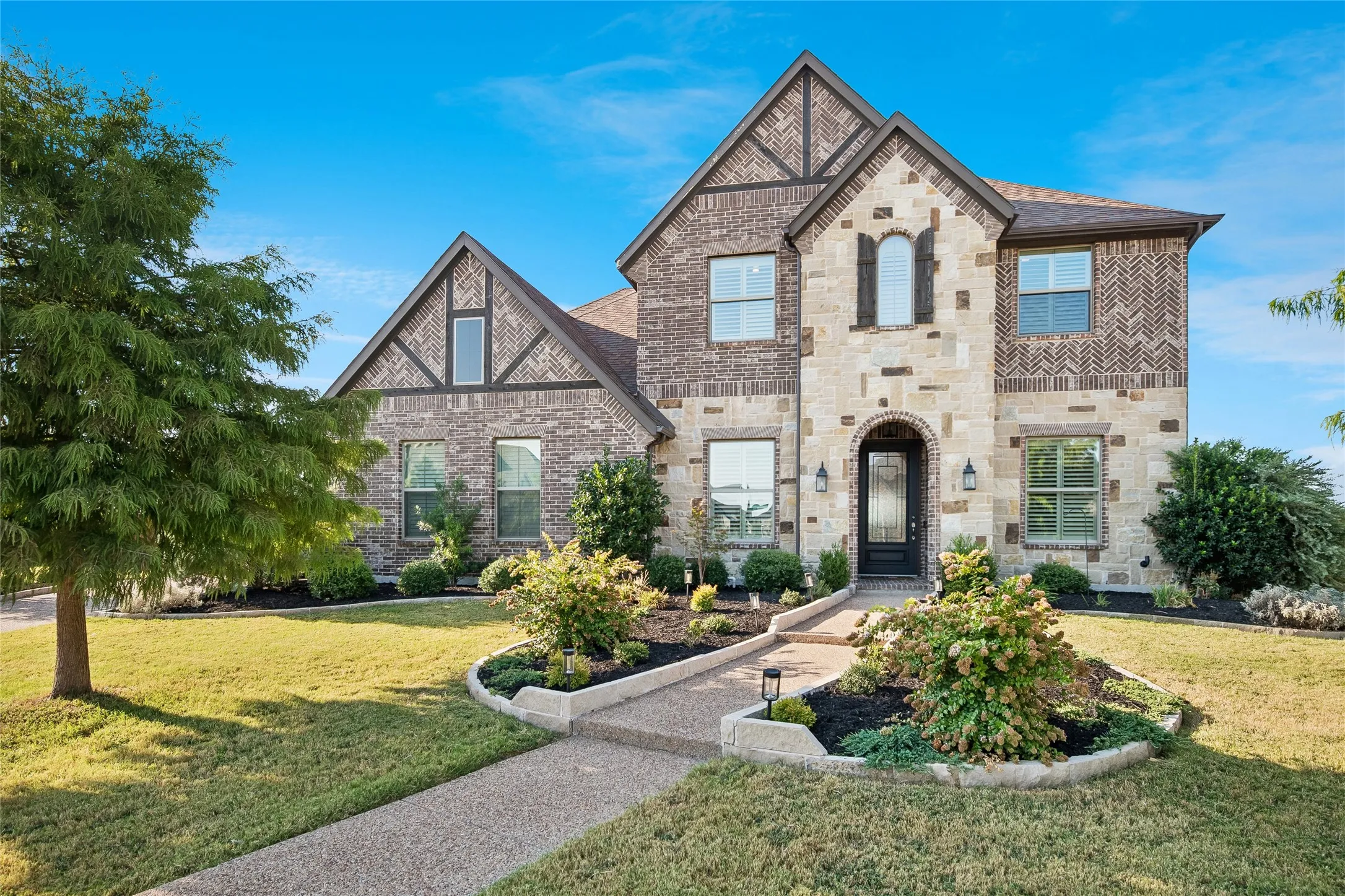 Single Family Residence For Sale in Collin County , 1601 Wynne Avenue, Prosper, Texas 75078, 4 Bedroom, 4 Bathroom, 2 Garage spaces, 3,755 Sqft, built in 2020, mls#21381042, Real Estate Agent in Prosper, Homes For Sale in Collin county, Homes For Sale in Prosper, Realtor in Prosper Texas, Real Estate Brokerage Independent Realty Texas, Luminita Cordes Realtor