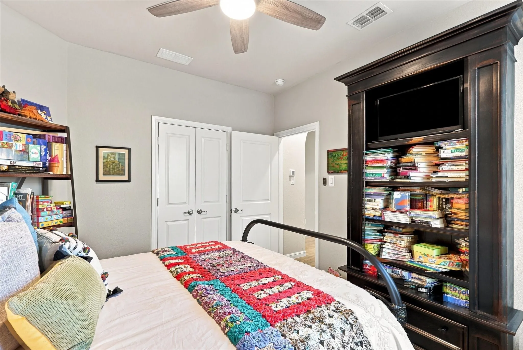 Single Family Residence For Sale in Denton County , 1325 Canary Lane, Argyle, Texas 76226, 3 Bedroom, 2 Bathroom, 2 Garage spaces, 1,872 Sqft, built in 2018, mls#21382725, Real Estate Agent in Argyle, Homes For Sale in Denton county, Homes For Sale in Argyle, Realtor in Argyle Texas, Real Estate Brokerage Independent Realty Texas, Luminita Cordes Realtor