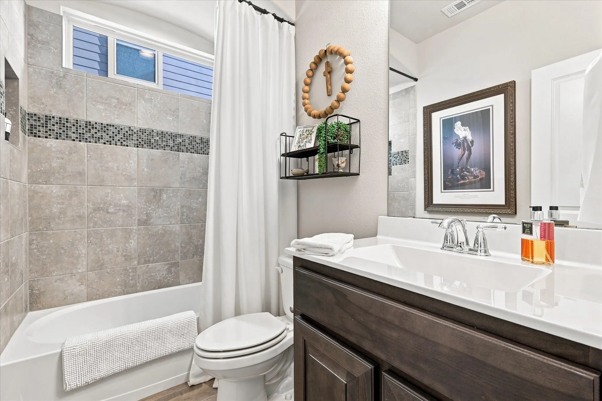 Single Family Residence For Sale in Denton County , 1325 Canary Lane, Argyle, Texas 76226, 3 Bedroom, 2 Bathroom, 2 Garage spaces, 1,872 Sqft, built in 2018, mls#21382725, Real Estate Agent in Argyle, Homes For Sale in Denton county, Homes For Sale in Argyle, Realtor in Argyle Texas, Real Estate Brokerage Independent Realty Texas, Luminita Cordes Realtor