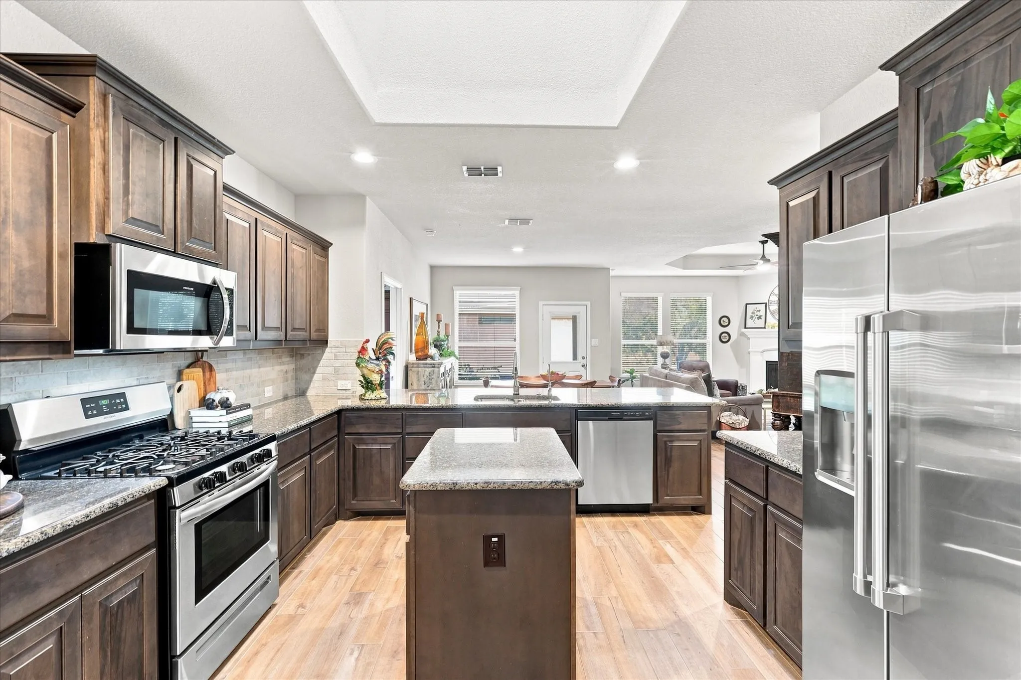 Single Family Residence For Sale in Denton County , 1325 Canary Lane, Argyle, Texas 76226, 3 Bedroom, 2 Bathroom, 2 Garage spaces, 1,872 Sqft, built in 2018, mls#21382725, Real Estate Agent in Argyle, Homes For Sale in Denton county, Homes For Sale in Argyle, Realtor in Argyle Texas, Real Estate Brokerage Independent Realty Texas, Luminita Cordes Realtor