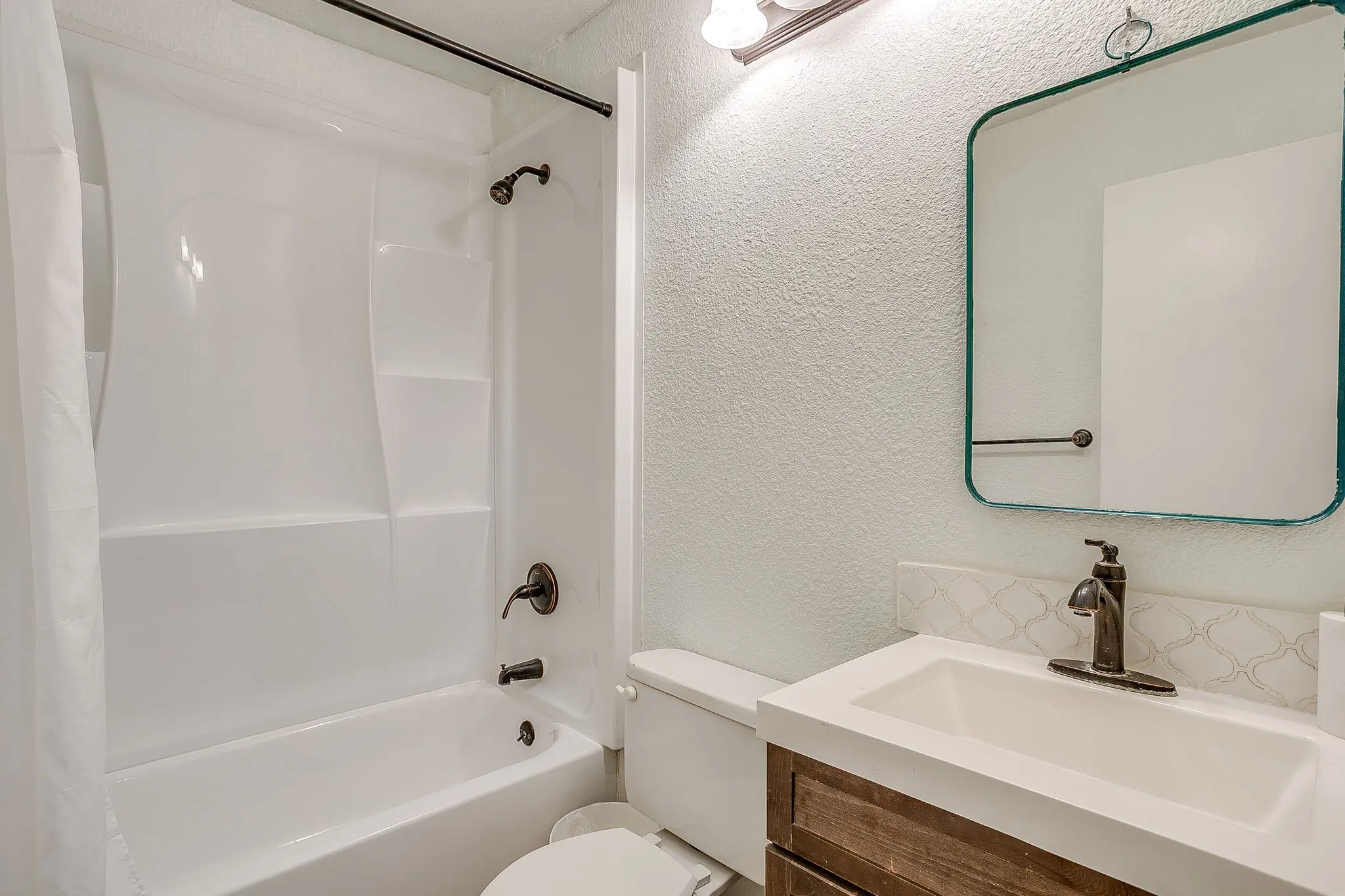 Single Family Residence For Sale in Tarrant County , 1116 Woodbrook Street, Arlington, Texas 76011, 3 Bedroom, 2 Bathroom, 2 Garage spaces, 1,253 Sqft, built in 1962, mls#21382589, Real Estate Agent in Arlington, Homes For Sale in Tarrant county, Homes For Sale in Arlington, Realtor in Arlington Texas, Real Estate Brokerage Independent Realty Texas, Luminita Cordes Realtor