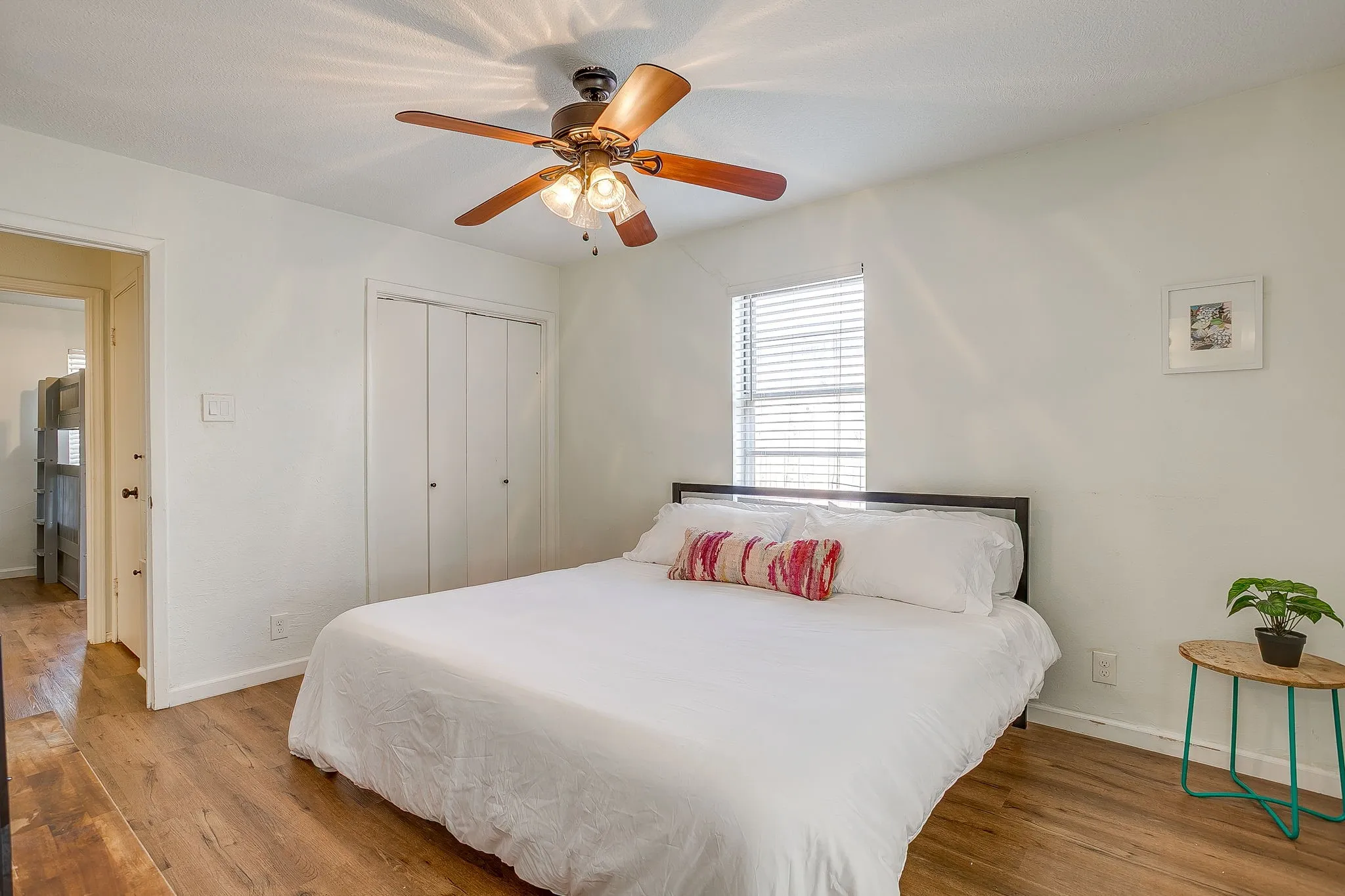 Single Family Residence For Sale in Tarrant County , 1116 Woodbrook Street, Arlington, Texas 76011, 3 Bedroom, 2 Bathroom, 2 Garage spaces, 1,253 Sqft, built in 1962, mls#21382589, Real Estate Agent in Arlington, Homes For Sale in Tarrant county, Homes For Sale in Arlington, Realtor in Arlington Texas, Real Estate Brokerage Independent Realty Texas, Luminita Cordes Realtor