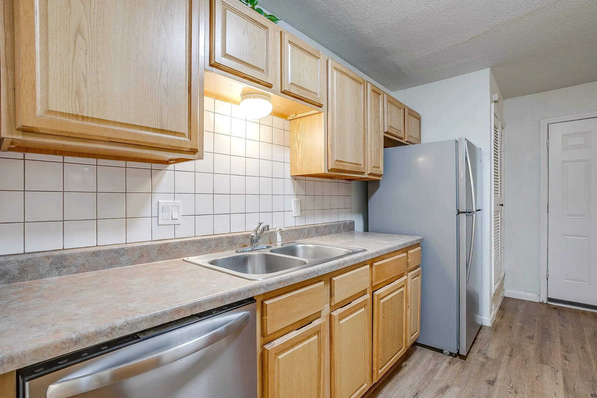 Single Family Residence For Sale in Tarrant County , 1116 Woodbrook Street, Arlington, Texas 76011, 3 Bedroom, 2 Bathroom, 2 Garage spaces, 1,253 Sqft, built in 1962, mls#21382589, Real Estate Agent in Arlington, Homes For Sale in Tarrant county, Homes For Sale in Arlington, Realtor in Arlington Texas, Real Estate Brokerage Independent Realty Texas, Luminita Cordes Realtor