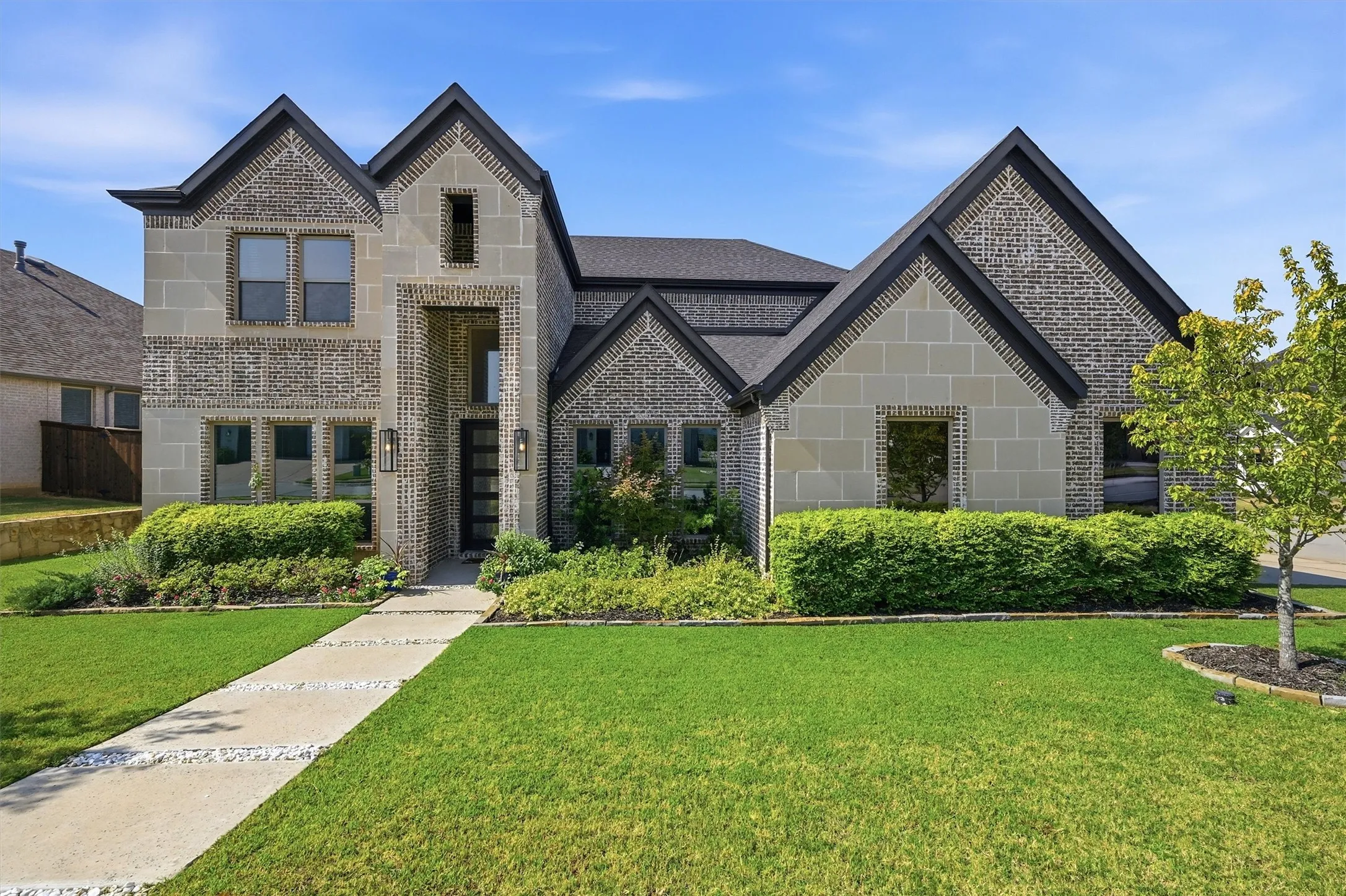 Single Family Residence For Sale in Grayson County , 3701 Bridlewood Trail, Denison, Texas 75020, 5 Bedroom, 4 Bathroom, 2 Garage spaces, 3,340 Sqft, built in 2021, mls#21382886, Real Estate Agent in Denison, Homes For Sale in Grayson county, Homes For Sale in Denison, Realtor in Denison Texas, Real Estate Brokerage Independent Realty Texas, Luminita Cordes Realtor