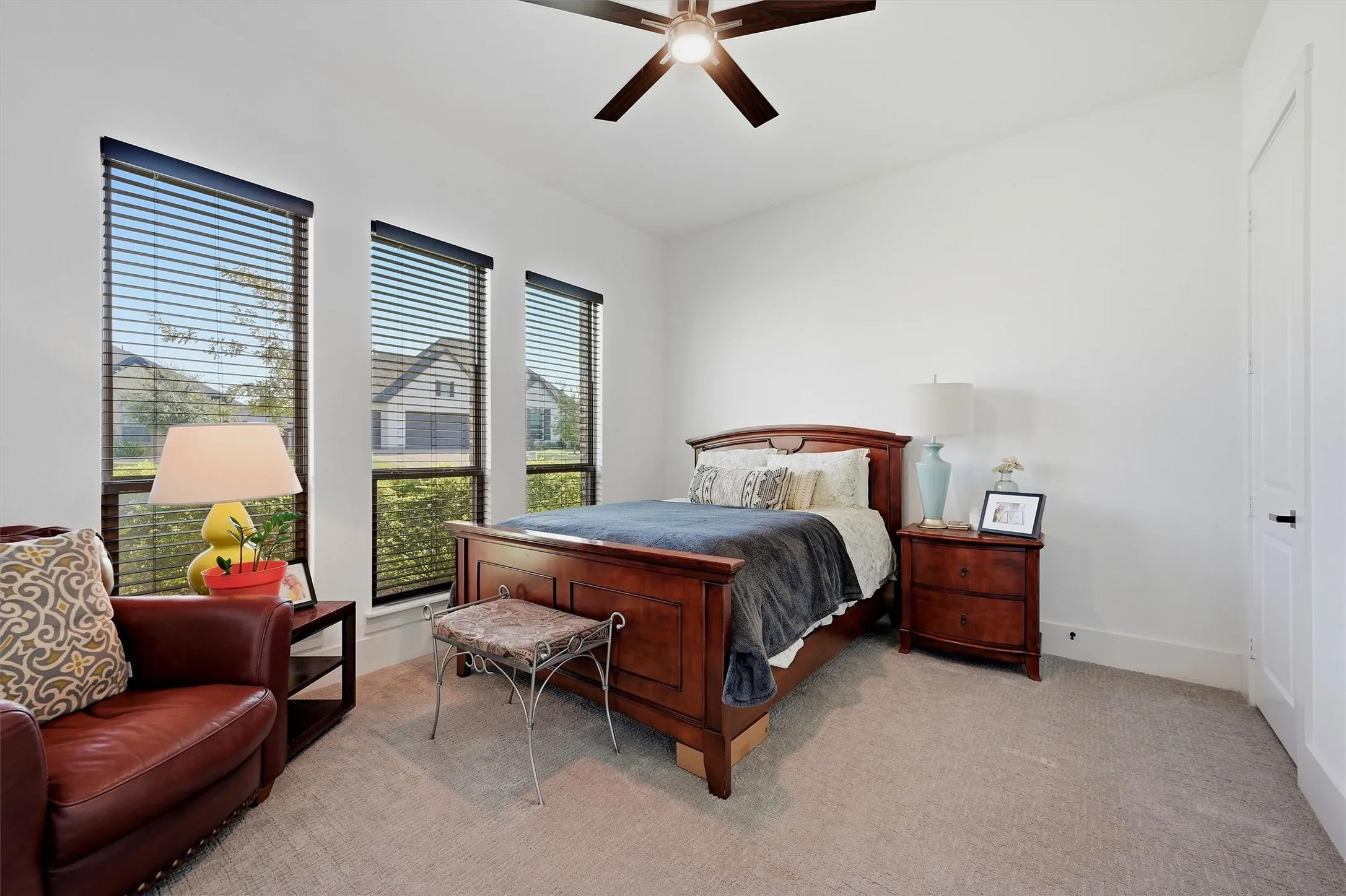 Single Family Residence For Sale in Grayson County , 3701 Bridlewood Trail, Denison, Texas 75020, 5 Bedroom, 4 Bathroom, 2 Garage spaces, 3,340 Sqft, built in 2021, mls#21382886, Real Estate Agent in Denison, Homes For Sale in Grayson county, Homes For Sale in Denison, Realtor in Denison Texas, Real Estate Brokerage Independent Realty Texas, Luminita Cordes Realtor