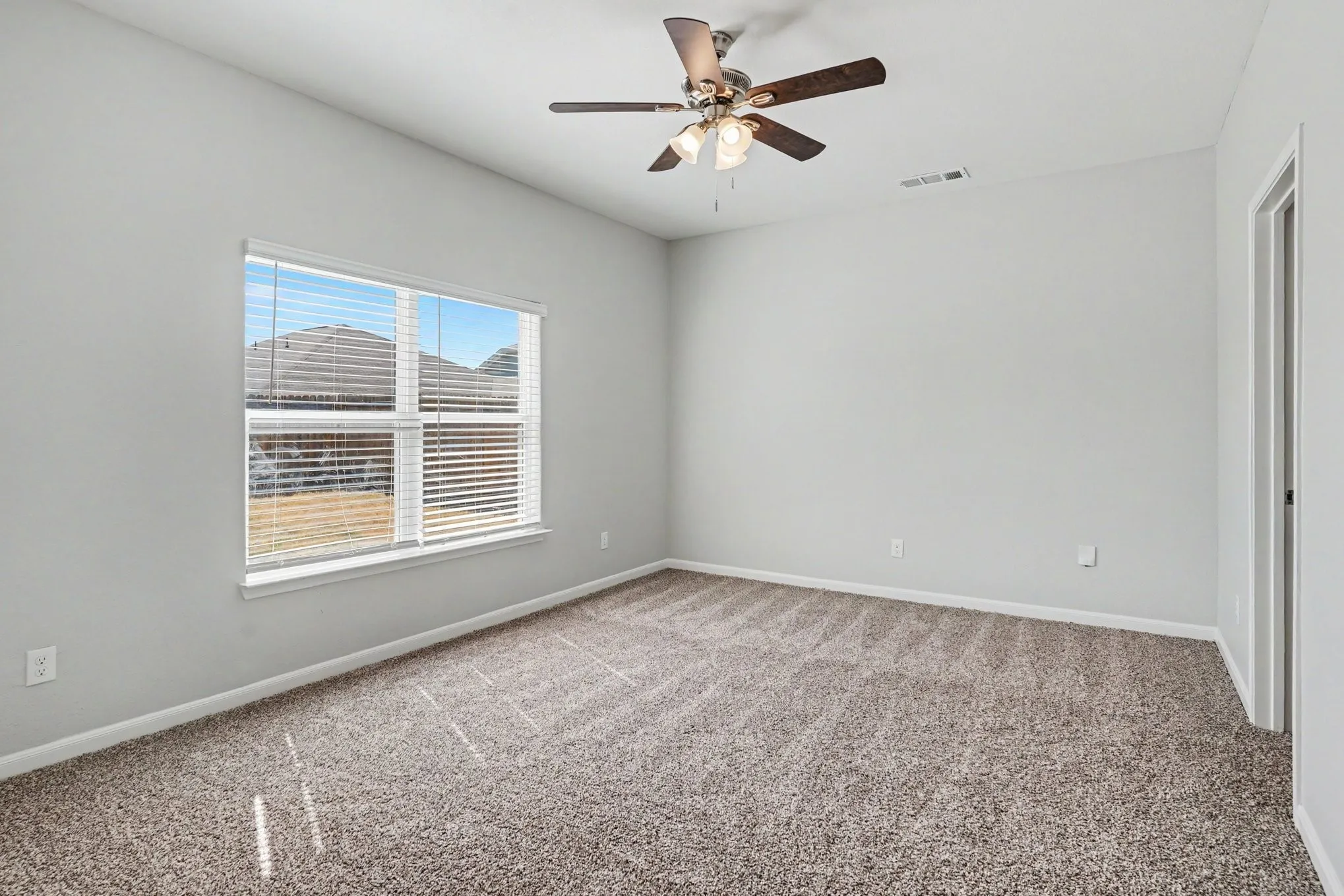 Single Family Residence For Sale in Tarrant County , 9609 Teton Vista Drive, Fort Worth, Texas 76140, 5 Bedroom, 3 Bathroom, 2 Garage spaces, 2,452 Sqft, built in 2023, mls#21381754, Real Estate Agent in Fort Worth, Homes For Sale in Tarrant county, Homes For Sale in Fort Worth, Realtor in Fort Worth Texas, Real Estate Brokerage Independent Realty Texas, Luminita Cordes Realtor