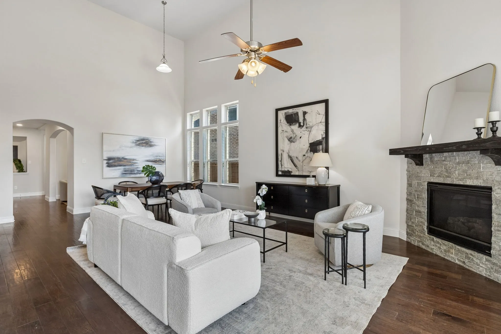 Single Family Residence For Sale in Collin County , 821 Llano Falls Drive, Mc Kinney, Texas 75071, 4 Bedroom, 4 Bathroom, 2 Garage spaces, 2,964 Sqft, built in 2015, mls#21382570, Real Estate Agent in Mc Kinney, Homes For Sale in Collin county, Homes For Sale in Mc Kinney, Realtor in Mc Kinney Texas, Real Estate Brokerage Independent Realty Texas, Luminita Cordes Realtor
