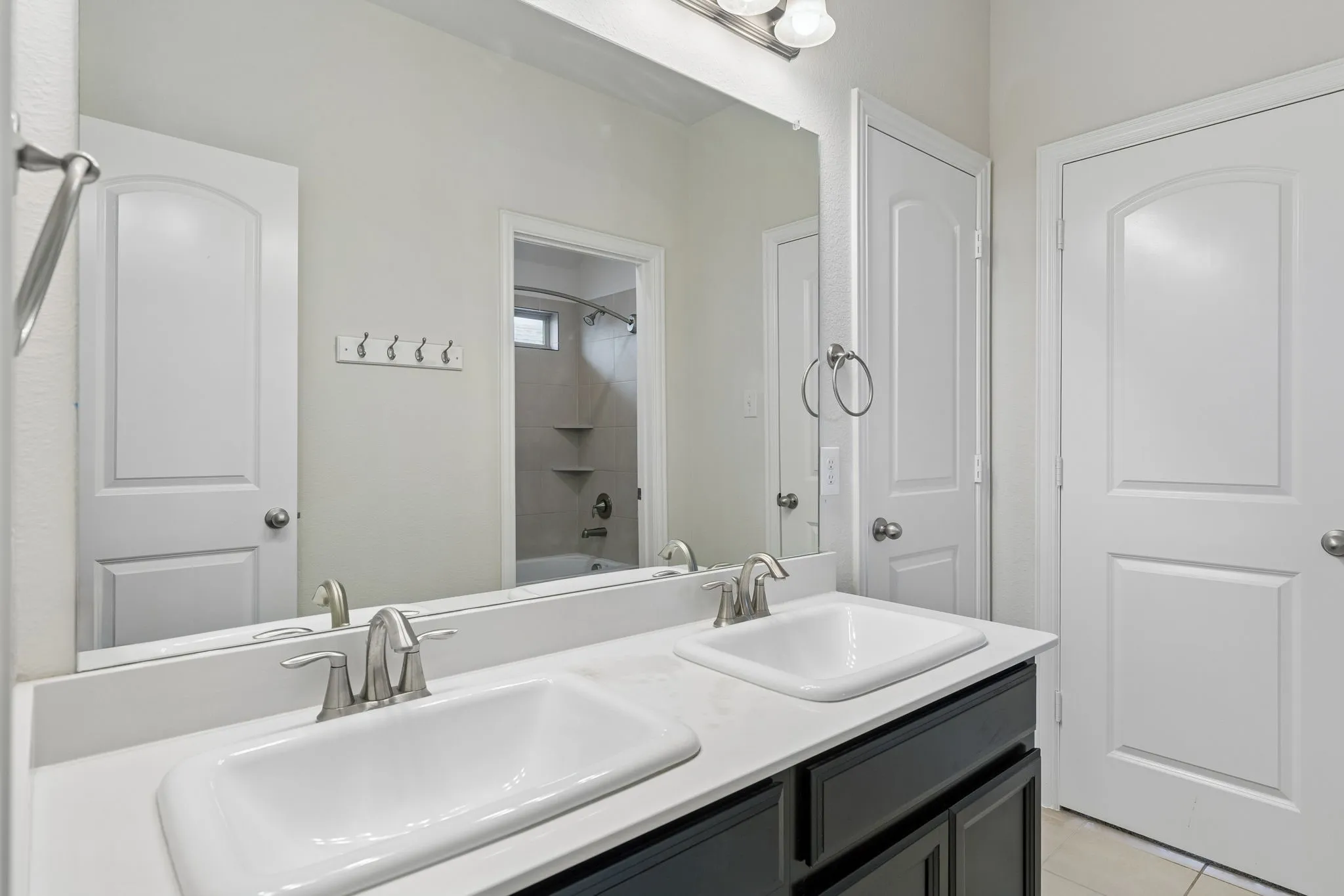 Single Family Residence For Sale in Collin County , 821 Llano Falls Drive, Mc Kinney, Texas 75071, 4 Bedroom, 4 Bathroom, 2 Garage spaces, 2,964 Sqft, built in 2015, mls#21382570, Real Estate Agent in Mc Kinney, Homes For Sale in Collin county, Homes For Sale in Mc Kinney, Realtor in Mc Kinney Texas, Real Estate Brokerage Independent Realty Texas, Luminita Cordes Realtor