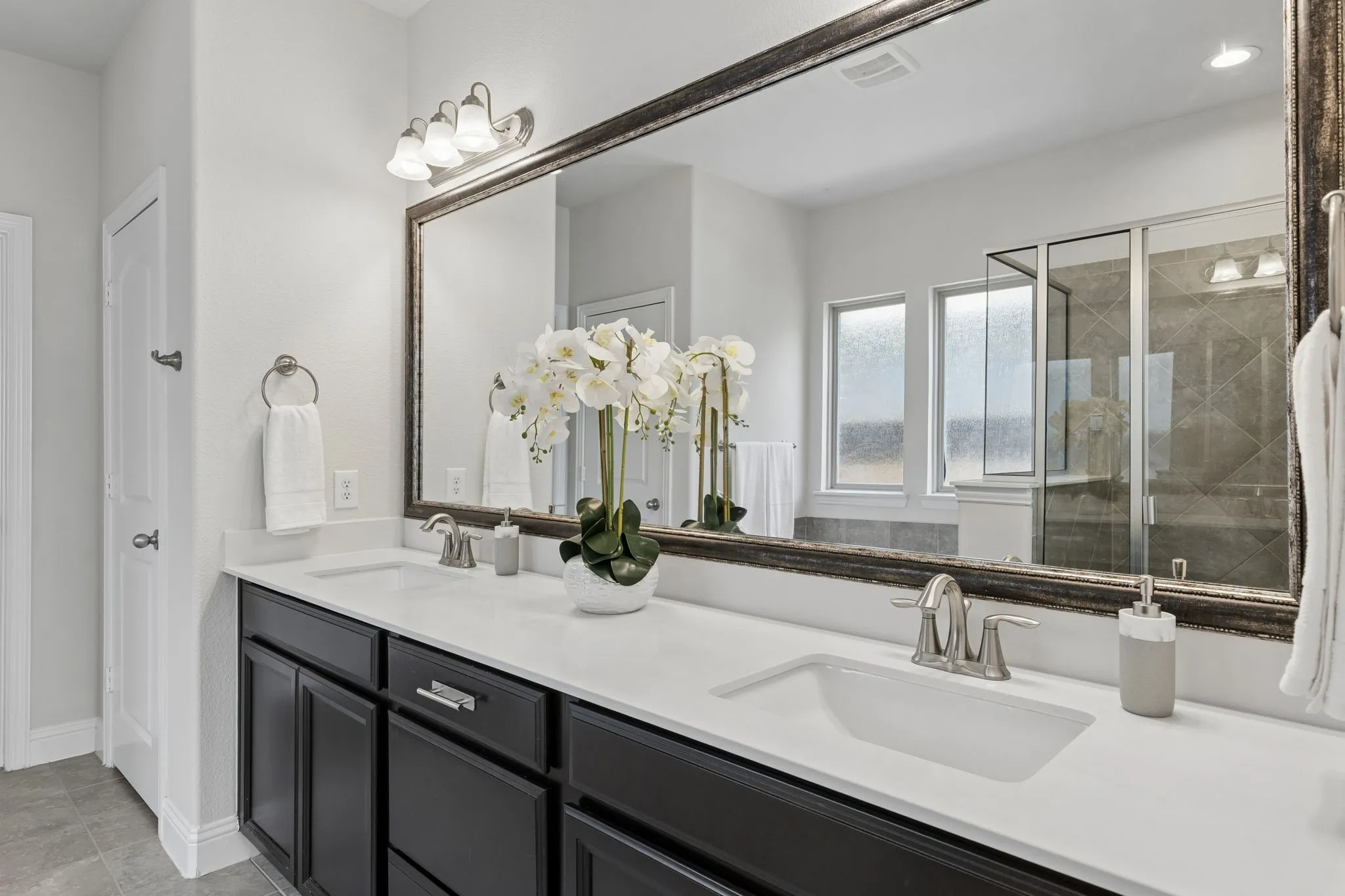 Single Family Residence For Sale in Collin County , 821 Llano Falls Drive, Mc Kinney, Texas 75071, 4 Bedroom, 4 Bathroom, 2 Garage spaces, 2,964 Sqft, built in 2015, mls#21382570, Real Estate Agent in Mc Kinney, Homes For Sale in Collin county, Homes For Sale in Mc Kinney, Realtor in Mc Kinney Texas, Real Estate Brokerage Independent Realty Texas, Luminita Cordes Realtor