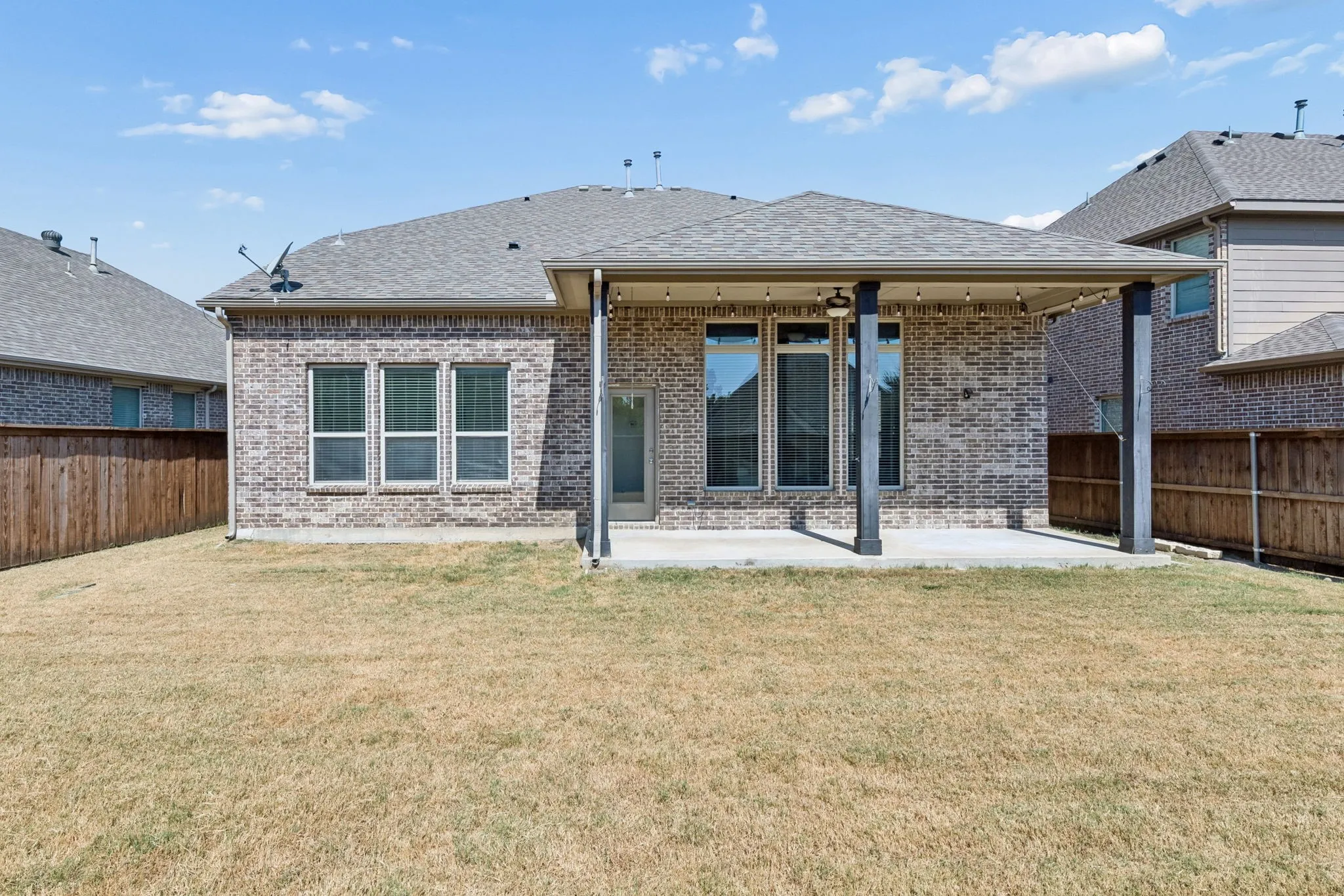 Single Family Residence For Sale in Collin County , 821 Llano Falls Drive, Mc Kinney, Texas 75071, 4 Bedroom, 4 Bathroom, 2 Garage spaces, 2,964 Sqft, built in 2015, mls#21382570, Real Estate Agent in Mc Kinney, Homes For Sale in Collin county, Homes For Sale in Mc Kinney, Realtor in Mc Kinney Texas, Real Estate Brokerage Independent Realty Texas, Luminita Cordes Realtor