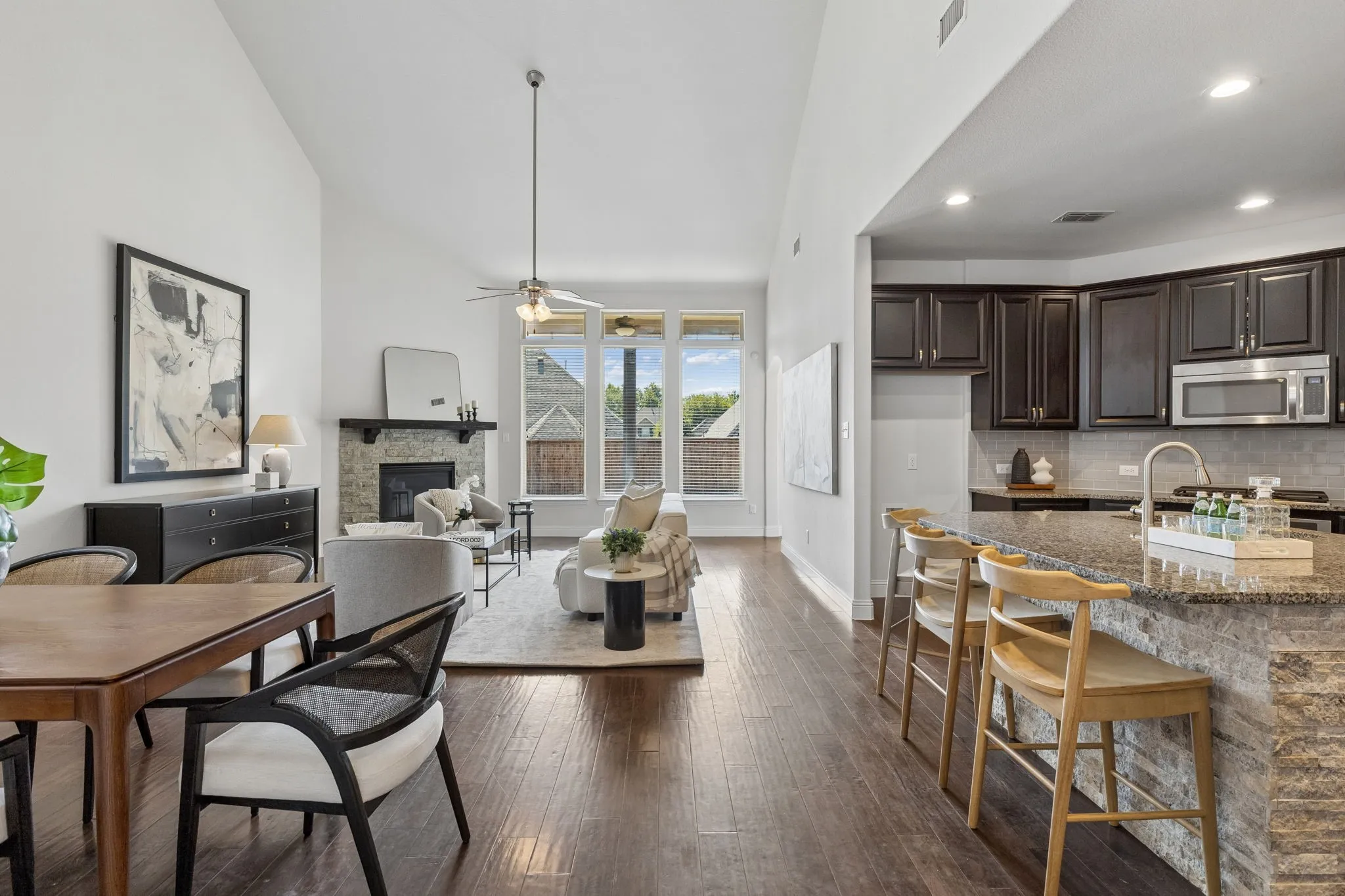 Single Family Residence For Sale in Collin County , 821 Llano Falls Drive, Mc Kinney, Texas 75071, 4 Bedroom, 4 Bathroom, 2 Garage spaces, 2,964 Sqft, built in 2015, mls#21382570, Real Estate Agent in Mc Kinney, Homes For Sale in Collin county, Homes For Sale in Mc Kinney, Realtor in Mc Kinney Texas, Real Estate Brokerage Independent Realty Texas, Luminita Cordes Realtor