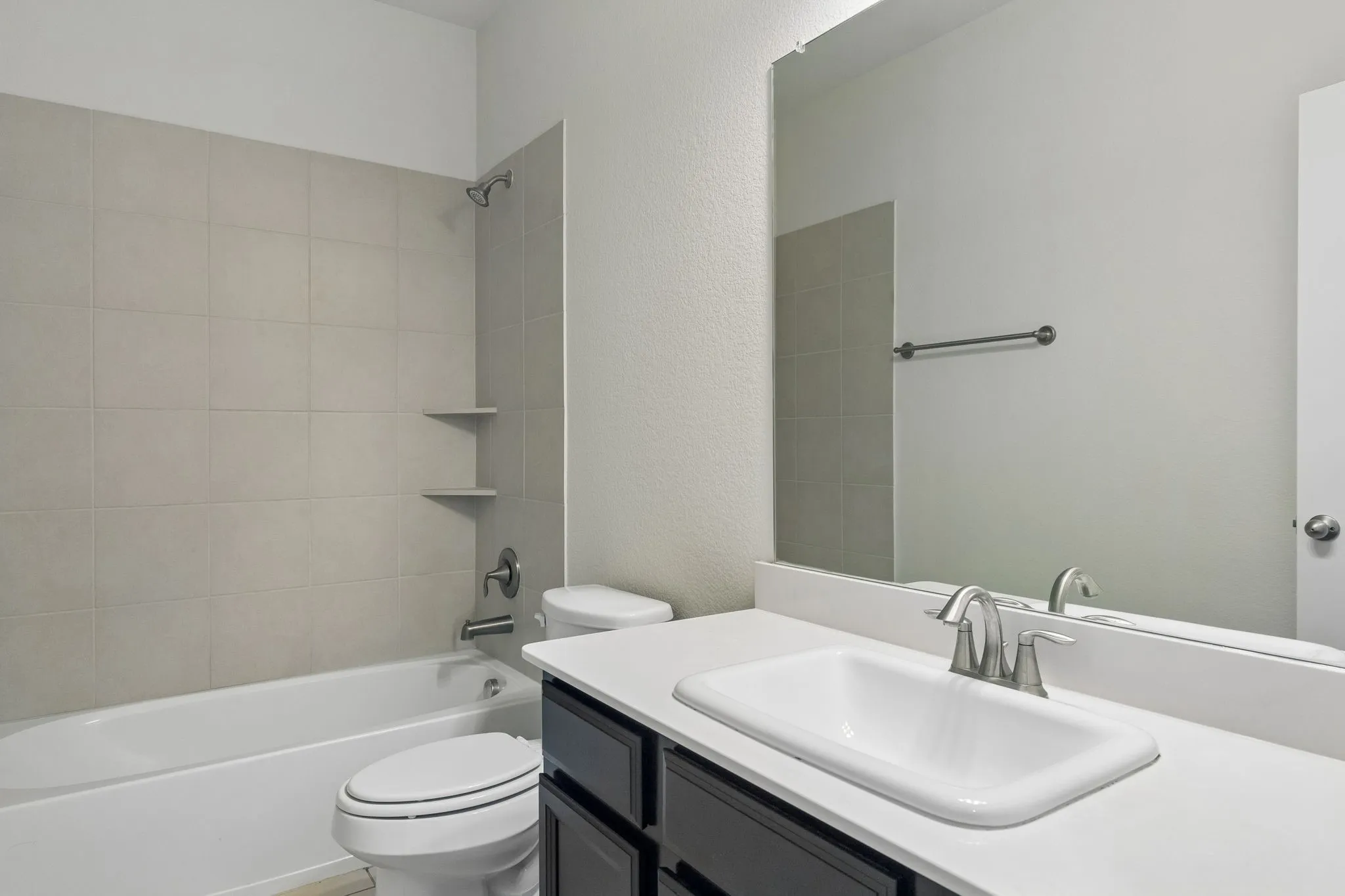 Single Family Residence For Sale in Collin County , 821 Llano Falls Drive, Mc Kinney, Texas 75071, 4 Bedroom, 4 Bathroom, 2 Garage spaces, 2,964 Sqft, built in 2015, mls#21382570, Real Estate Agent in Mc Kinney, Homes For Sale in Collin county, Homes For Sale in Mc Kinney, Realtor in Mc Kinney Texas, Real Estate Brokerage Independent Realty Texas, Luminita Cordes Realtor