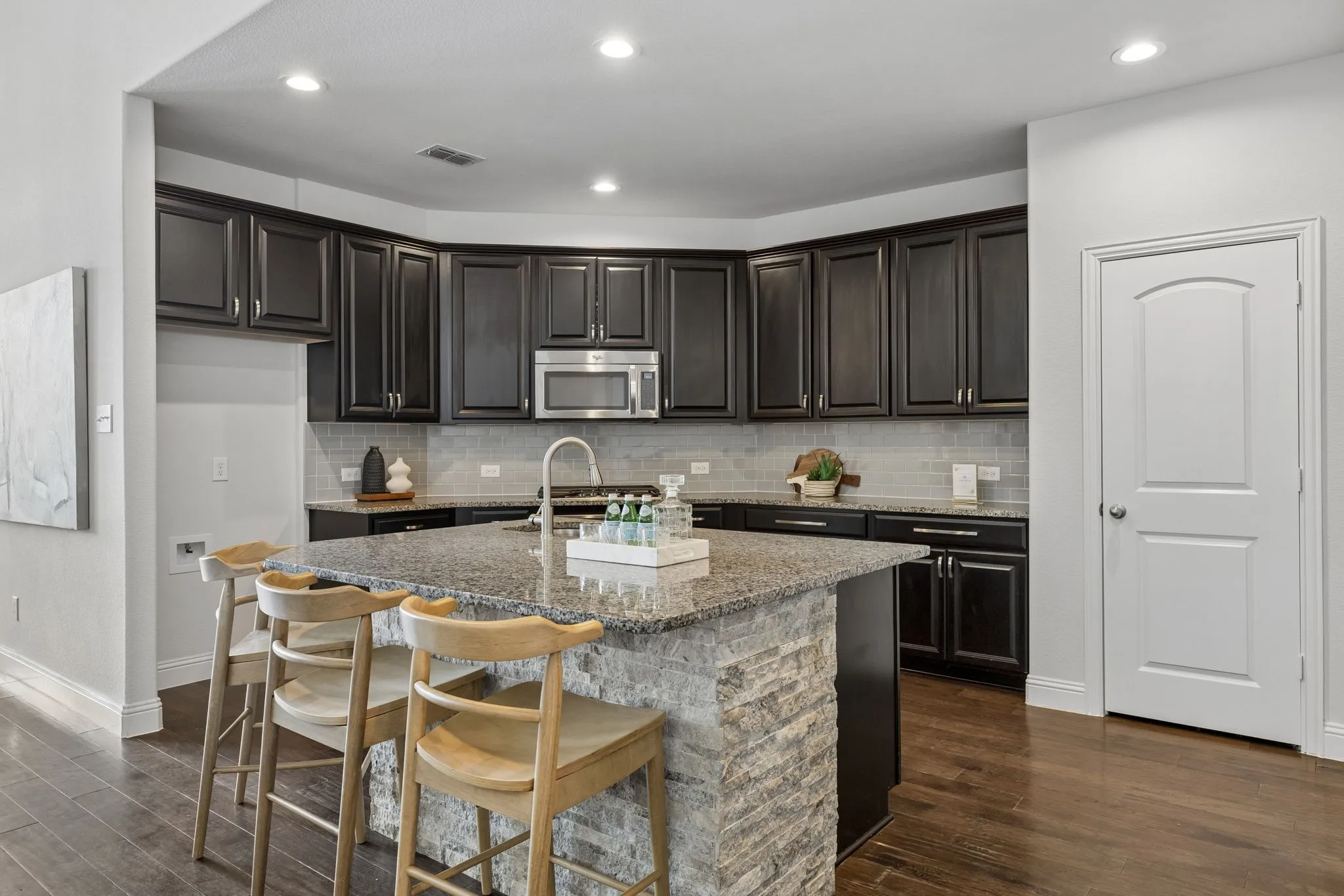Single Family Residence For Sale in Collin County , 821 Llano Falls Drive, Mc Kinney, Texas 75071, 4 Bedroom, 4 Bathroom, 2 Garage spaces, 2,964 Sqft, built in 2015, mls#21382570, Real Estate Agent in Mc Kinney, Homes For Sale in Collin county, Homes For Sale in Mc Kinney, Realtor in Mc Kinney Texas, Real Estate Brokerage Independent Realty Texas, Luminita Cordes Realtor