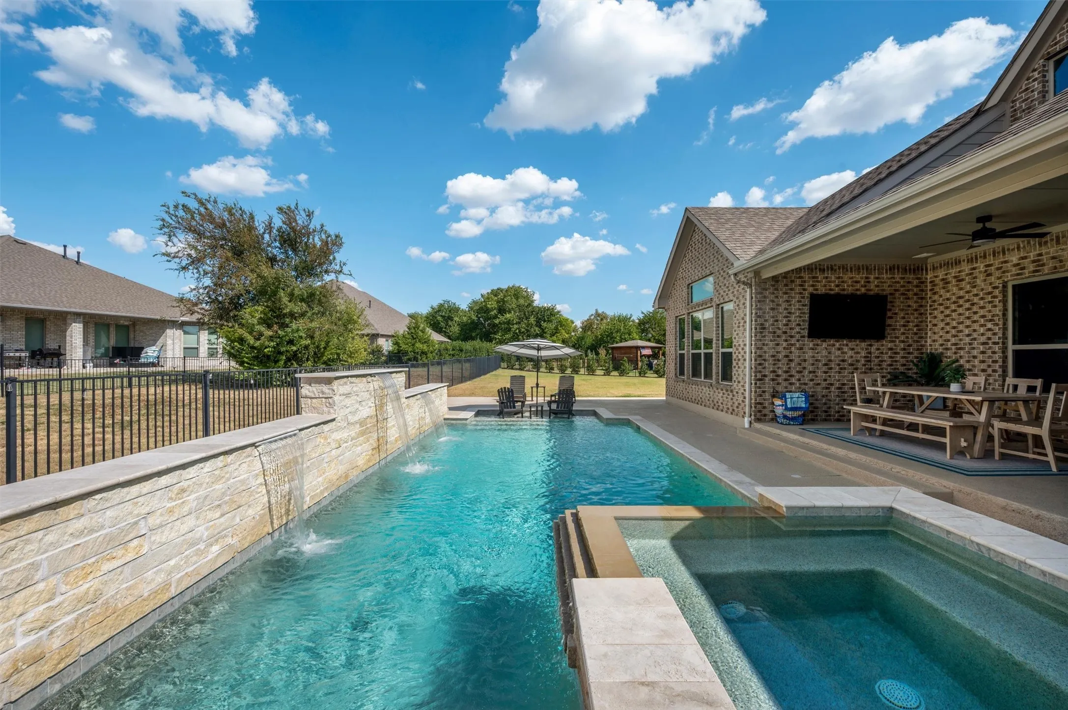 Single Family Residence For Sale in Rockwall County , 2427 Debracie Court, Heath, Texas 75126, 4 Bedroom, 4 Bathroom, 3 Garage spaces, 3,670 Sqft, built in 2017, mls#21382159, Real Estate Agent in Heath, Homes For Sale in Rockwall county, Homes For Sale in Heath, Realtor in Heath Texas, Real Estate Brokerage Independent Realty Texas, Luminita Cordes Realtor