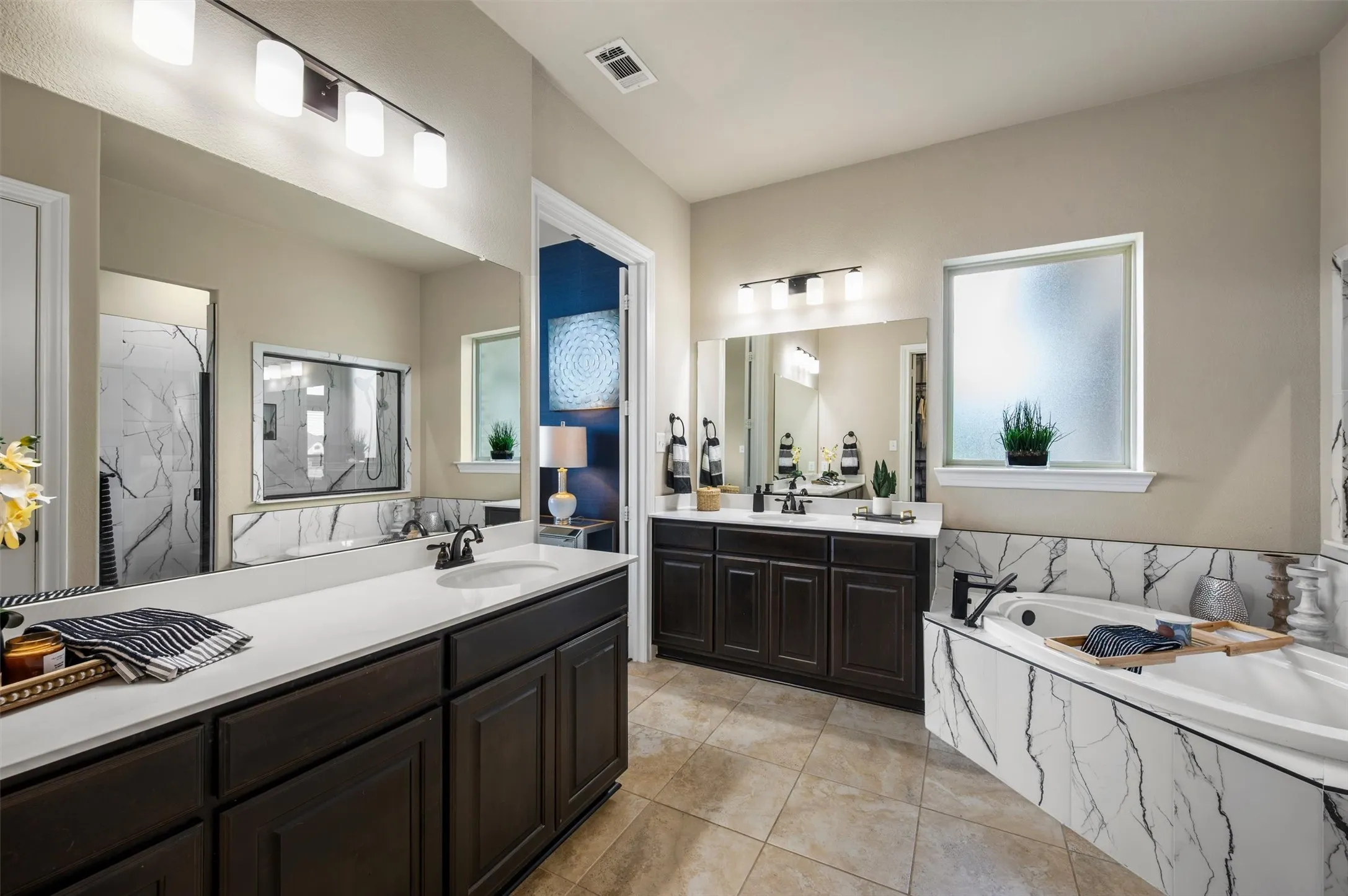 Single Family Residence For Sale in Rockwall County , 2427 Debracie Court, Heath, Texas 75126, 4 Bedroom, 4 Bathroom, 3 Garage spaces, 3,670 Sqft, built in 2017, mls#21382159, Real Estate Agent in Heath, Homes For Sale in Rockwall county, Homes For Sale in Heath, Realtor in Heath Texas, Real Estate Brokerage Independent Realty Texas, Luminita Cordes Realtor