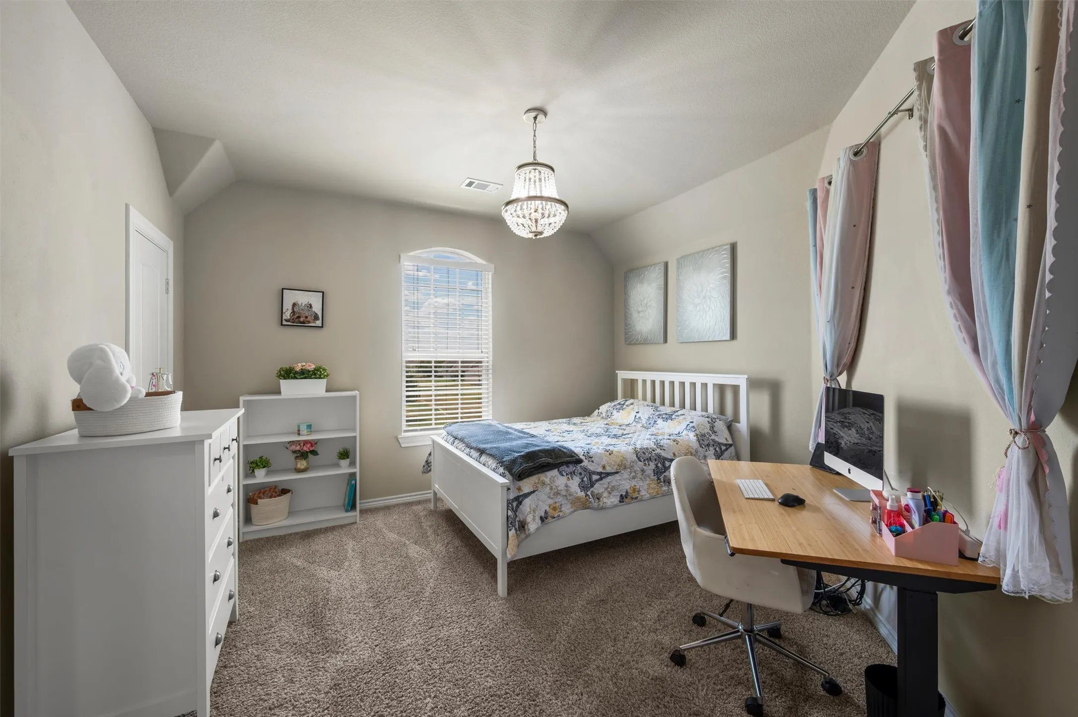 Single Family Residence For Sale in Rockwall County , 2427 Debracie Court, Heath, Texas 75126, 4 Bedroom, 4 Bathroom, 3 Garage spaces, 3,670 Sqft, built in 2017, mls#21382159, Real Estate Agent in Heath, Homes For Sale in Rockwall county, Homes For Sale in Heath, Realtor in Heath Texas, Real Estate Brokerage Independent Realty Texas, Luminita Cordes Realtor