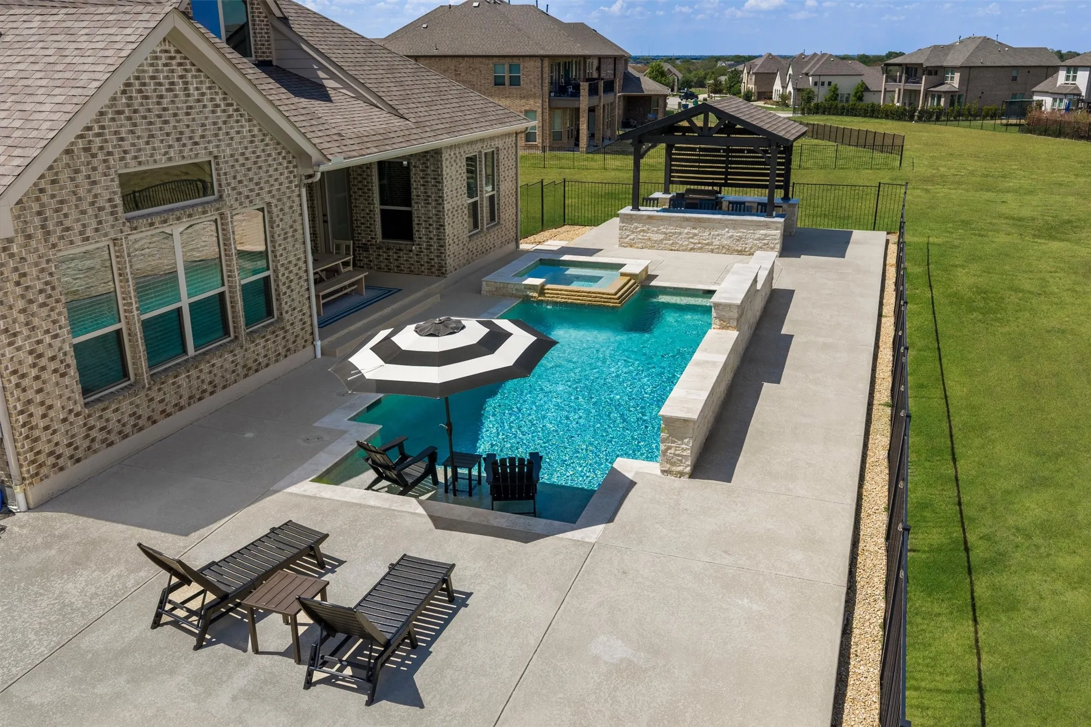 Single Family Residence For Sale in Rockwall County , 2427 Debracie Court, Heath, Texas 75126, 4 Bedroom, 4 Bathroom, 3 Garage spaces, 3,670 Sqft, built in 2017, mls#21382159, Real Estate Agent in Heath, Homes For Sale in Rockwall county, Homes For Sale in Heath, Realtor in Heath Texas, Real Estate Brokerage Independent Realty Texas, Luminita Cordes Realtor