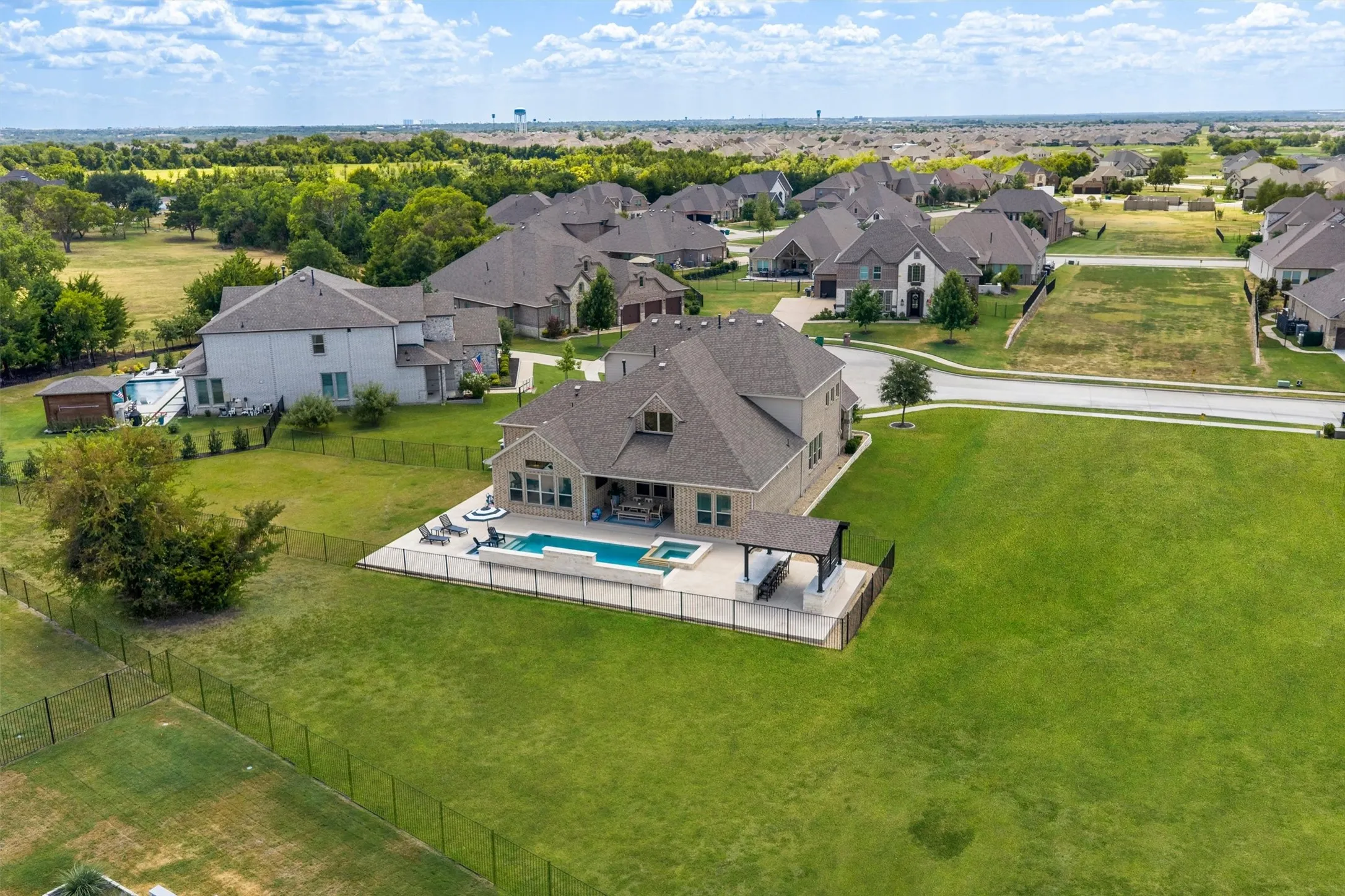 Single Family Residence For Sale in Rockwall County , 2427 Debracie Court, Heath, Texas 75126, 4 Bedroom, 4 Bathroom, 3 Garage spaces, 3,670 Sqft, built in 2017, mls#21382159, Real Estate Agent in Heath, Homes For Sale in Rockwall county, Homes For Sale in Heath, Realtor in Heath Texas, Real Estate Brokerage Independent Realty Texas, Luminita Cordes Realtor