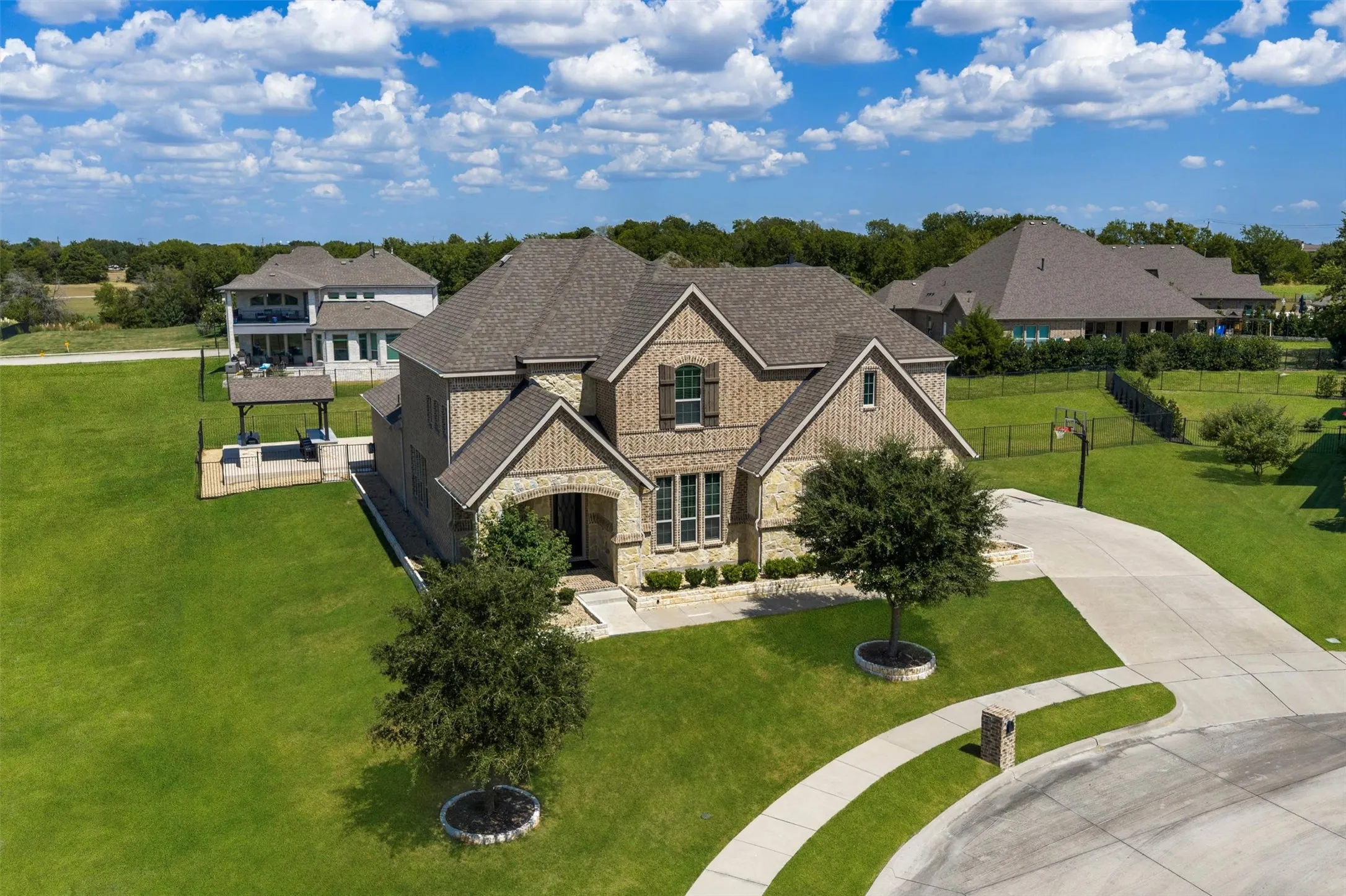 Single Family Residence For Sale in Rockwall County , 2427 Debracie Court, Heath, Texas 75126, 4 Bedroom, 4 Bathroom, 3 Garage spaces, 3,670 Sqft, built in 2017, mls#21382159, Real Estate Agent in Heath, Homes For Sale in Rockwall county, Homes For Sale in Heath, Realtor in Heath Texas, Real Estate Brokerage Independent Realty Texas, Luminita Cordes Realtor