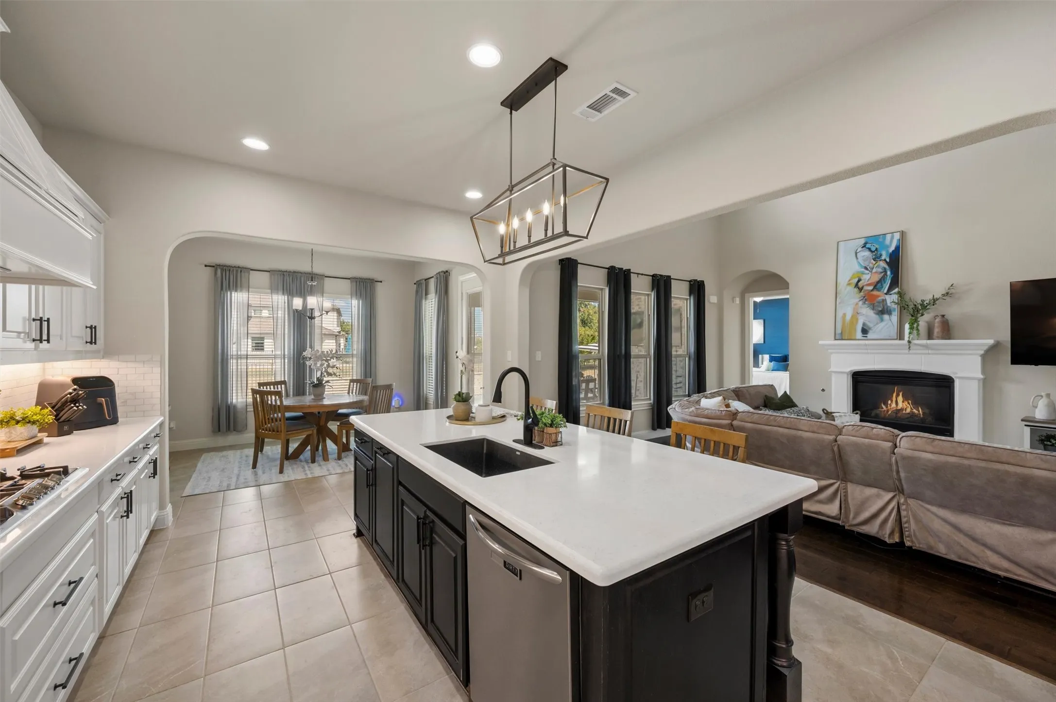 Single Family Residence For Sale in Rockwall County , 2427 Debracie Court, Heath, Texas 75126, 4 Bedroom, 4 Bathroom, 3 Garage spaces, 3,670 Sqft, built in 2017, mls#21382159, Real Estate Agent in Heath, Homes For Sale in Rockwall county, Homes For Sale in Heath, Realtor in Heath Texas, Real Estate Brokerage Independent Realty Texas, Luminita Cordes Realtor