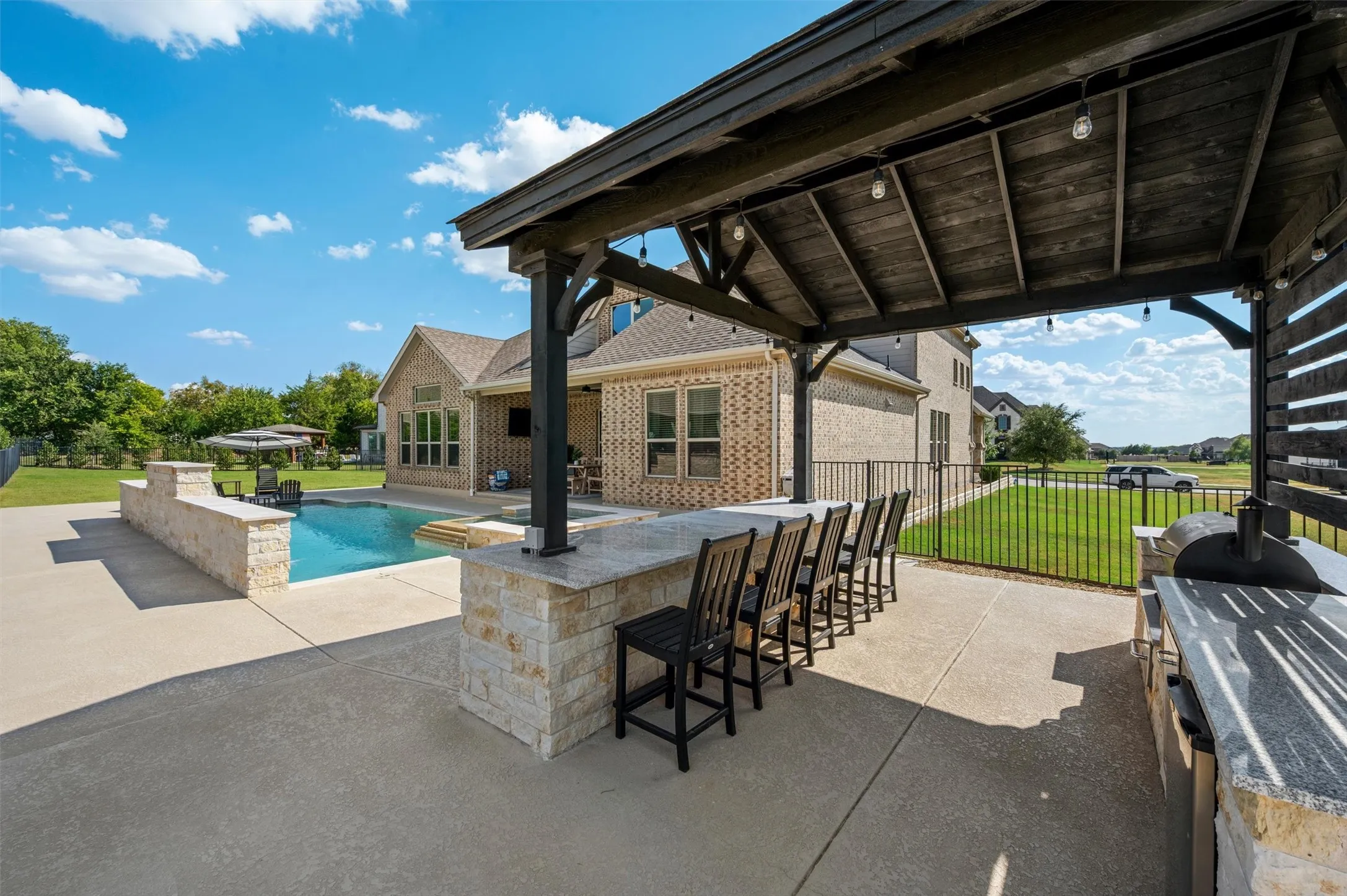 Single Family Residence For Sale in Rockwall County , 2427 Debracie Court, Heath, Texas 75126, 4 Bedroom, 4 Bathroom, 3 Garage spaces, 3,670 Sqft, built in 2017, mls#21382159, Real Estate Agent in Heath, Homes For Sale in Rockwall county, Homes For Sale in Heath, Realtor in Heath Texas, Real Estate Brokerage Independent Realty Texas, Luminita Cordes Realtor