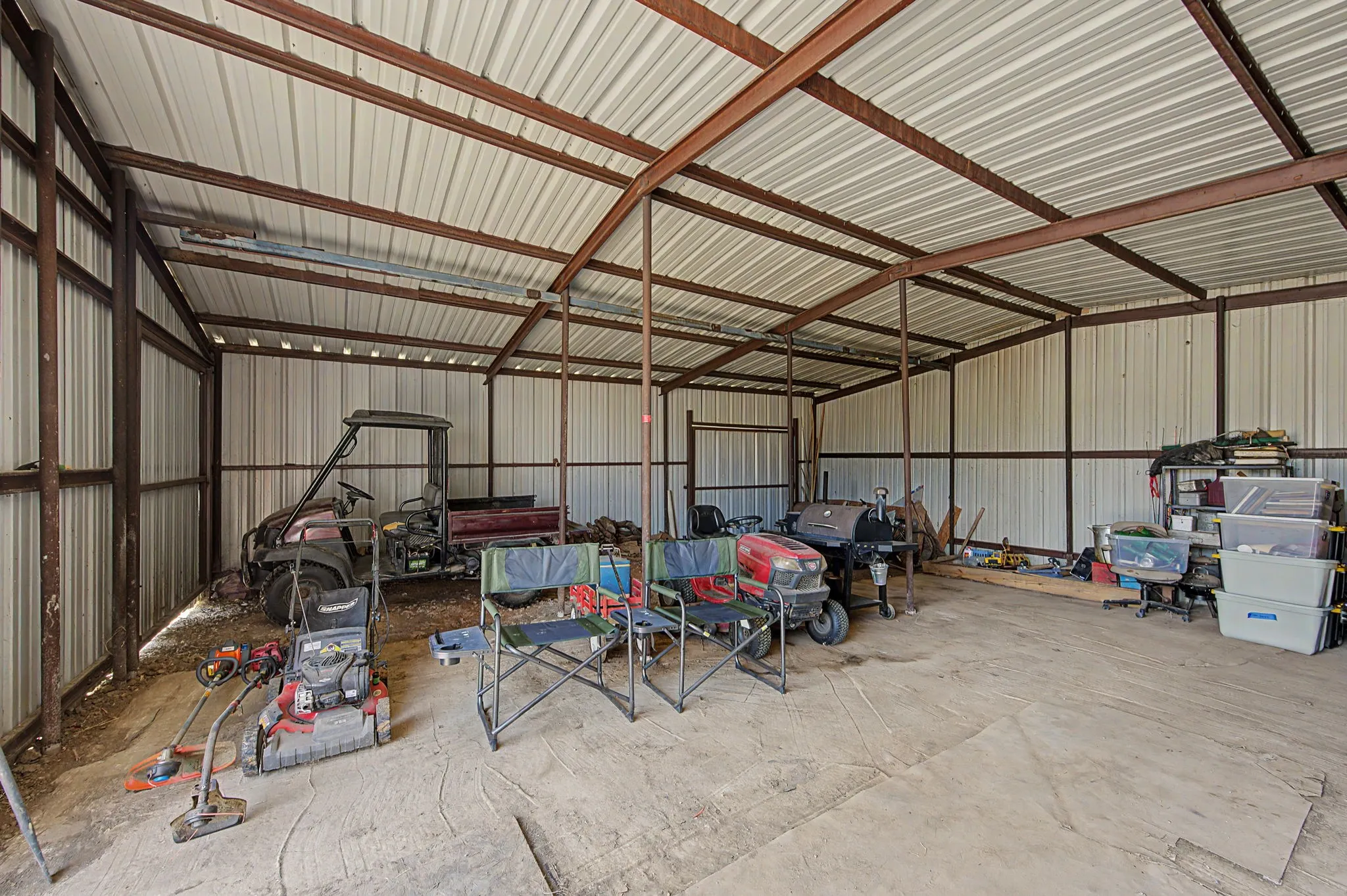 30' x 30' Shed with 3 doors!