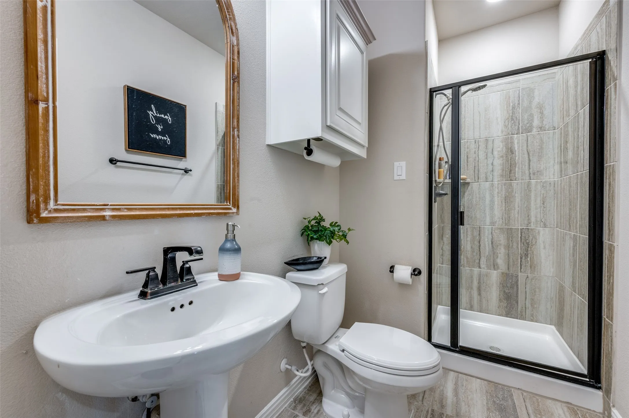 Single Family Residence For Sale in Collin County , 201 Kingsbury Lane, Prosper, Texas 75078, 5 Bedroom, 4 Bathroom, 3 Garage spaces, 4,083 Sqft, built in 2017, mls#21383217, Real Estate Agent in Prosper, Homes For Sale in Collin county, Homes For Sale in Prosper, Realtor in Prosper Texas, Real Estate Brokerage Independent Realty Texas, Luminita Cordes Realtor