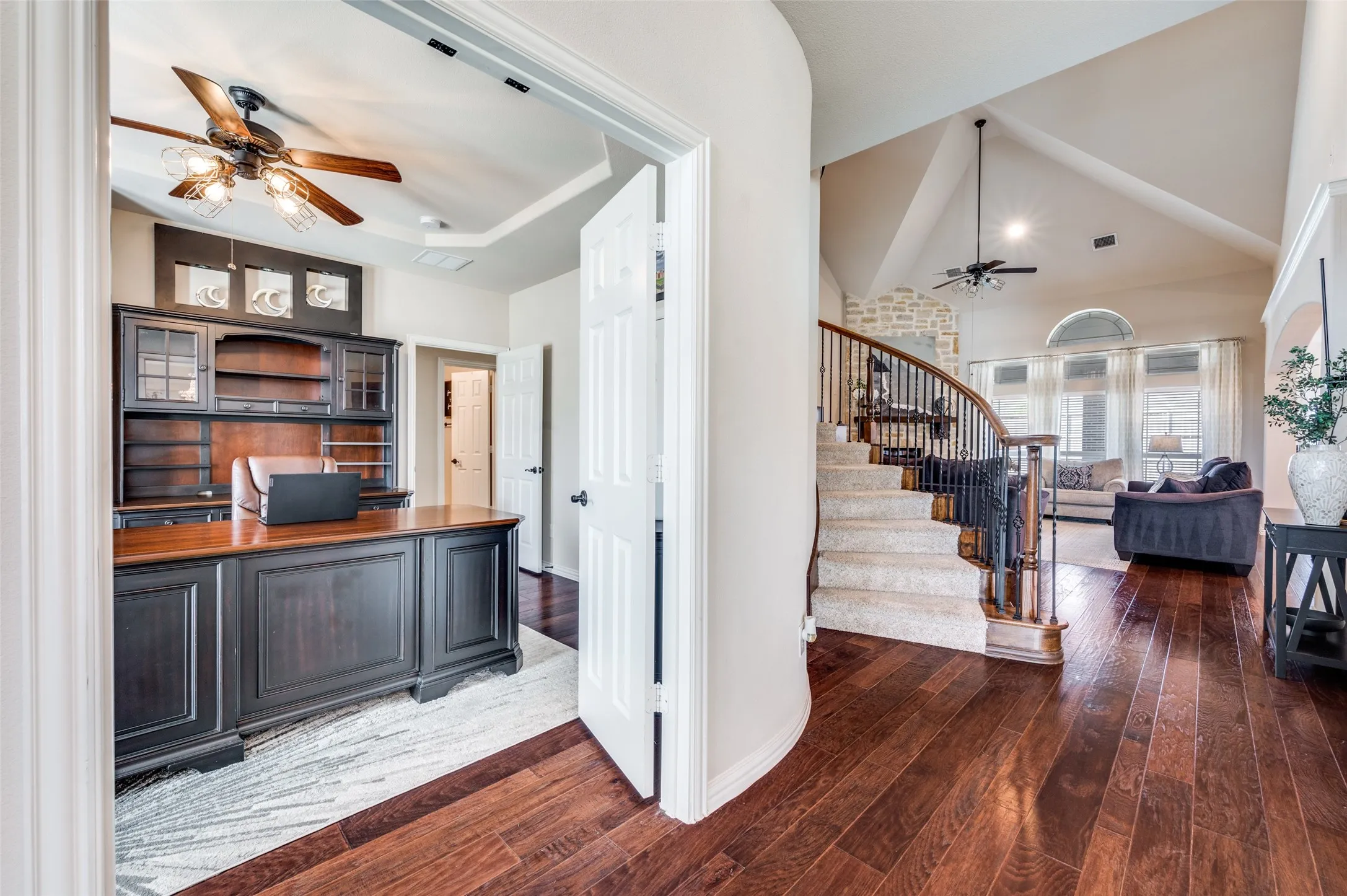Single Family Residence For Sale in Collin County , 201 Kingsbury Lane, Prosper, Texas 75078, 5 Bedroom, 4 Bathroom, 3 Garage spaces, 4,083 Sqft, built in 2017, mls#21383217, Real Estate Agent in Prosper, Homes For Sale in Collin county, Homes For Sale in Prosper, Realtor in Prosper Texas, Real Estate Brokerage Independent Realty Texas, Luminita Cordes Realtor