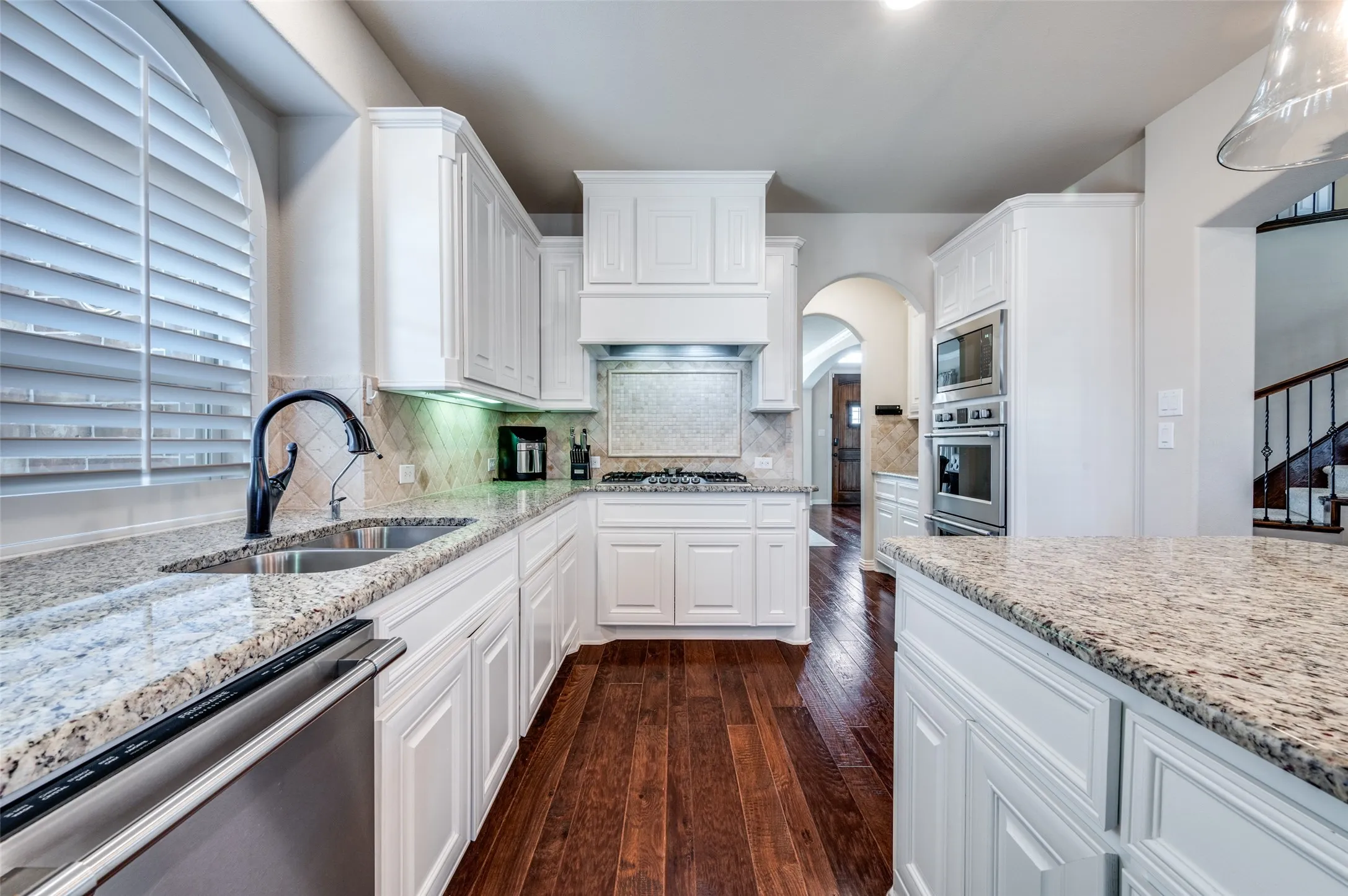Single Family Residence For Sale in Collin County , 201 Kingsbury Lane, Prosper, Texas 75078, 5 Bedroom, 4 Bathroom, 3 Garage spaces, 4,083 Sqft, built in 2017, mls#21383217, Real Estate Agent in Prosper, Homes For Sale in Collin county, Homes For Sale in Prosper, Realtor in Prosper Texas, Real Estate Brokerage Independent Realty Texas, Luminita Cordes Realtor