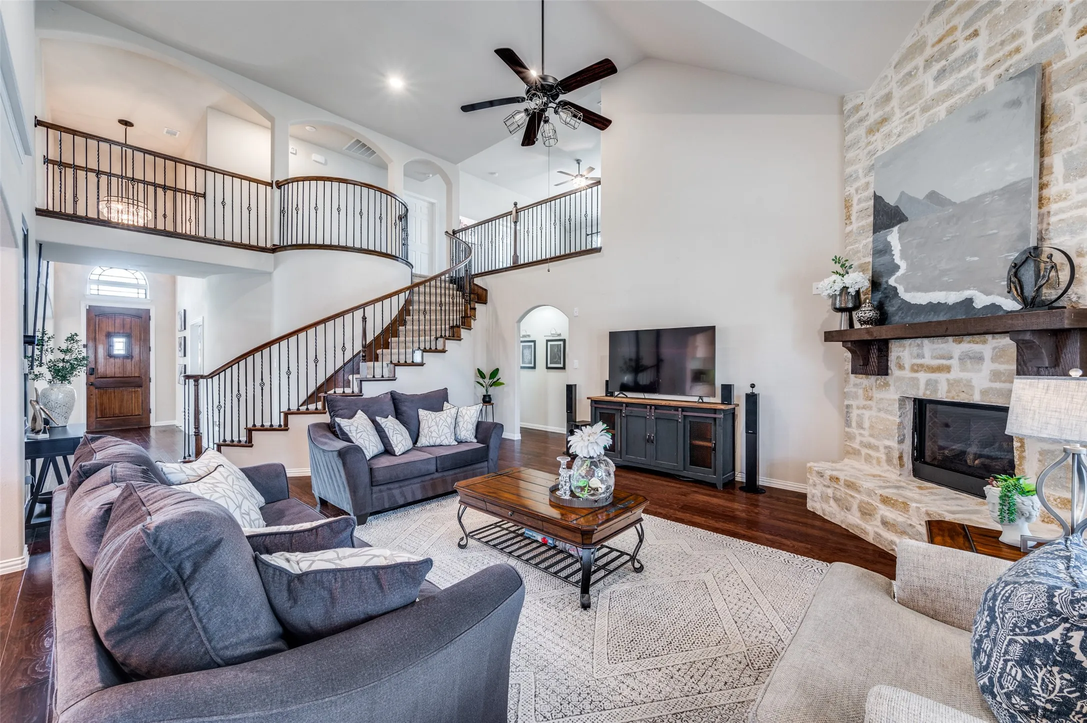 Single Family Residence For Sale in Collin County , 201 Kingsbury Lane, Prosper, Texas 75078, 5 Bedroom, 4 Bathroom, 3 Garage spaces, 4,083 Sqft, built in 2017, mls#21383217, Real Estate Agent in Prosper, Homes For Sale in Collin county, Homes For Sale in Prosper, Realtor in Prosper Texas, Real Estate Brokerage Independent Realty Texas, Luminita Cordes Realtor