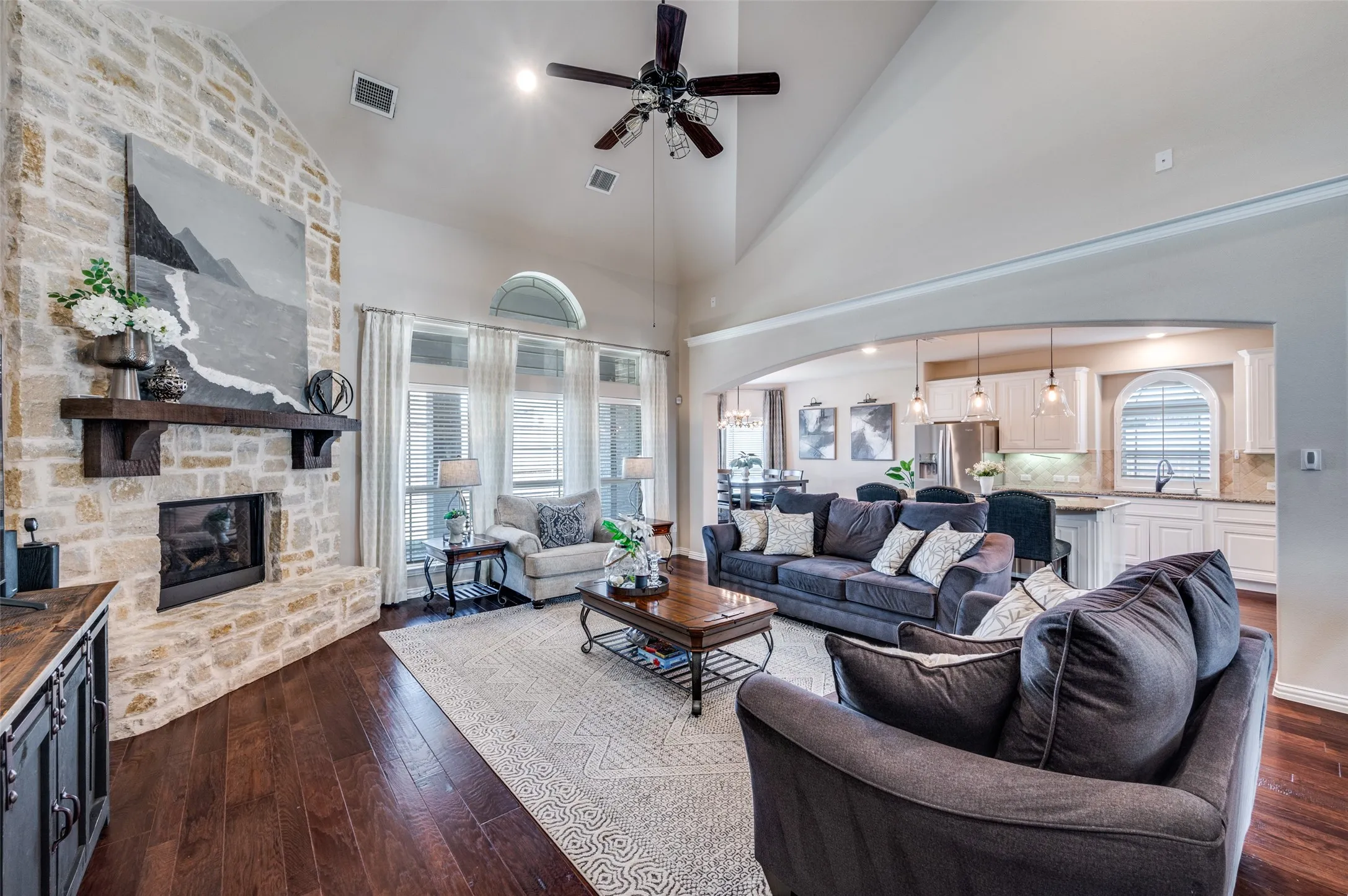 Single Family Residence For Sale in Collin County , 201 Kingsbury Lane, Prosper, Texas 75078, 5 Bedroom, 4 Bathroom, 3 Garage spaces, 4,083 Sqft, built in 2017, mls#21383217, Real Estate Agent in Prosper, Homes For Sale in Collin county, Homes For Sale in Prosper, Realtor in Prosper Texas, Real Estate Brokerage Independent Realty Texas, Luminita Cordes Realtor