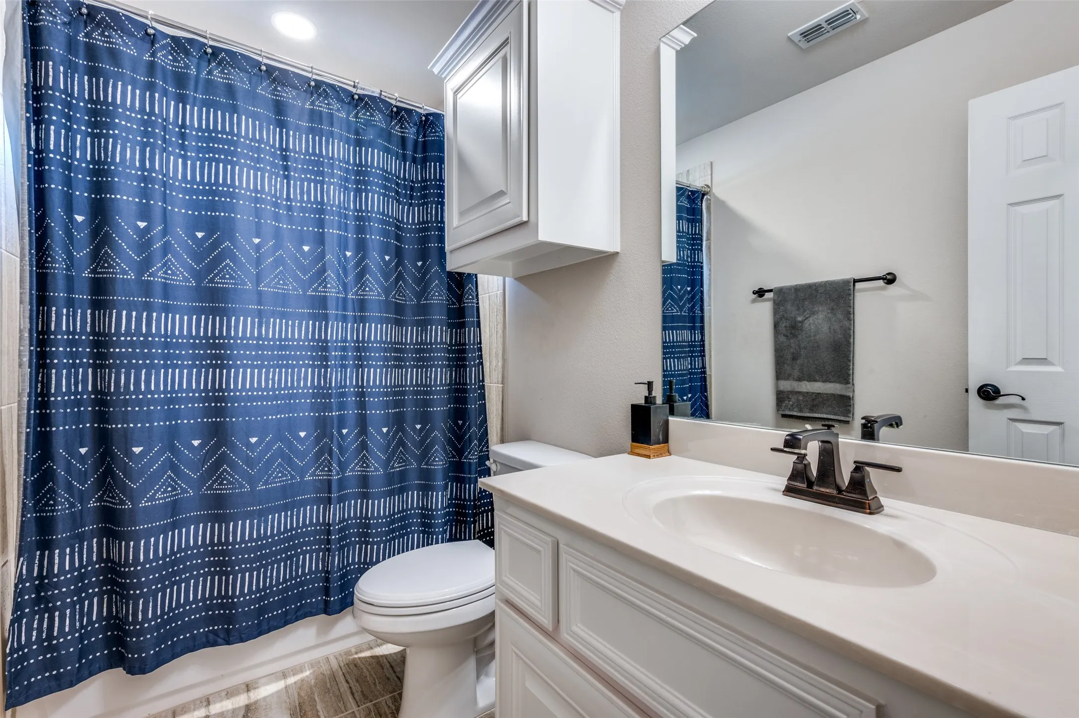 Single Family Residence For Sale in Collin County , 201 Kingsbury Lane, Prosper, Texas 75078, 5 Bedroom, 4 Bathroom, 3 Garage spaces, 4,083 Sqft, built in 2017, mls#21383217, Real Estate Agent in Prosper, Homes For Sale in Collin county, Homes For Sale in Prosper, Realtor in Prosper Texas, Real Estate Brokerage Independent Realty Texas, Luminita Cordes Realtor