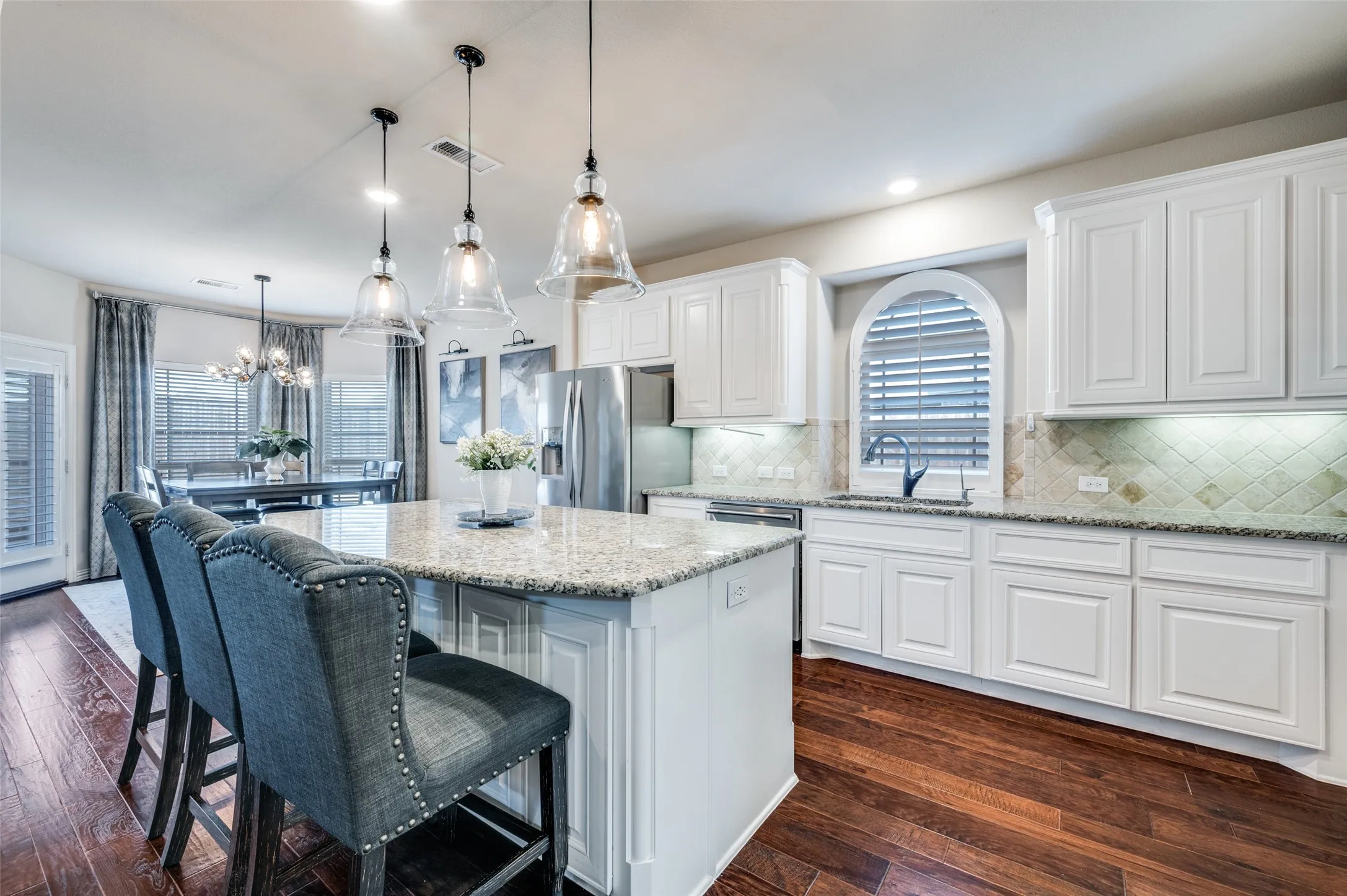 Single Family Residence For Sale in Collin County , 201 Kingsbury Lane, Prosper, Texas 75078, 5 Bedroom, 4 Bathroom, 3 Garage spaces, 4,083 Sqft, built in 2017, mls#21383217, Real Estate Agent in Prosper, Homes For Sale in Collin county, Homes For Sale in Prosper, Realtor in Prosper Texas, Real Estate Brokerage Independent Realty Texas, Luminita Cordes Realtor