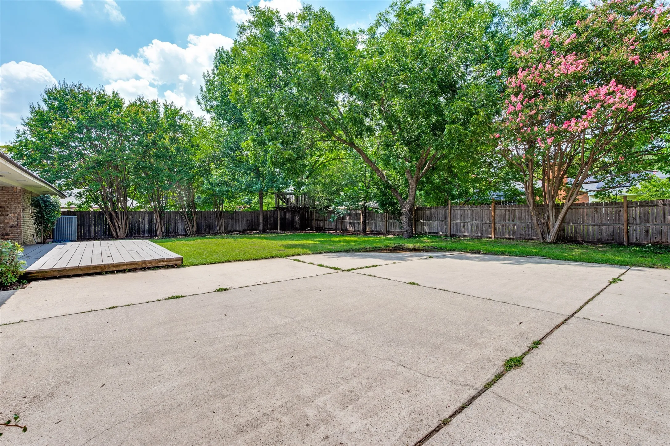 Single Family Residence For Sale in Denton County , 708 Headlee Street, Denton, Texas 76201, 3 Bedroom, 2 Bathroom, 2 Garage spaces, 1,953 Sqft, built in 1973, mls#21380365, Real Estate Agent in Denton, Homes For Sale in Denton county, Homes For Sale in Denton, Realtor in Denton Texas, Real Estate Brokerage Independent Realty Texas, Luminita Cordes Realtor