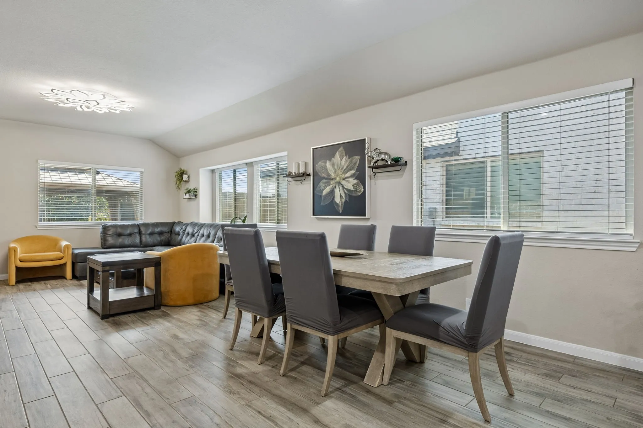 Single Family Residence For Sale in Collin County , 836 Foxtail Bend, Lavon, Texas 75166, 3 Bedroom, 2 Bathroom, 2 Garage spaces, 1,851 Sqft, built in 2021, mls#21382250, Real Estate Agent in Lavon, Homes For Sale in Collin county, Homes For Sale in Lavon, Realtor in Lavon Texas, Real Estate Brokerage Independent Realty Texas, Luminita Cordes Realtor
