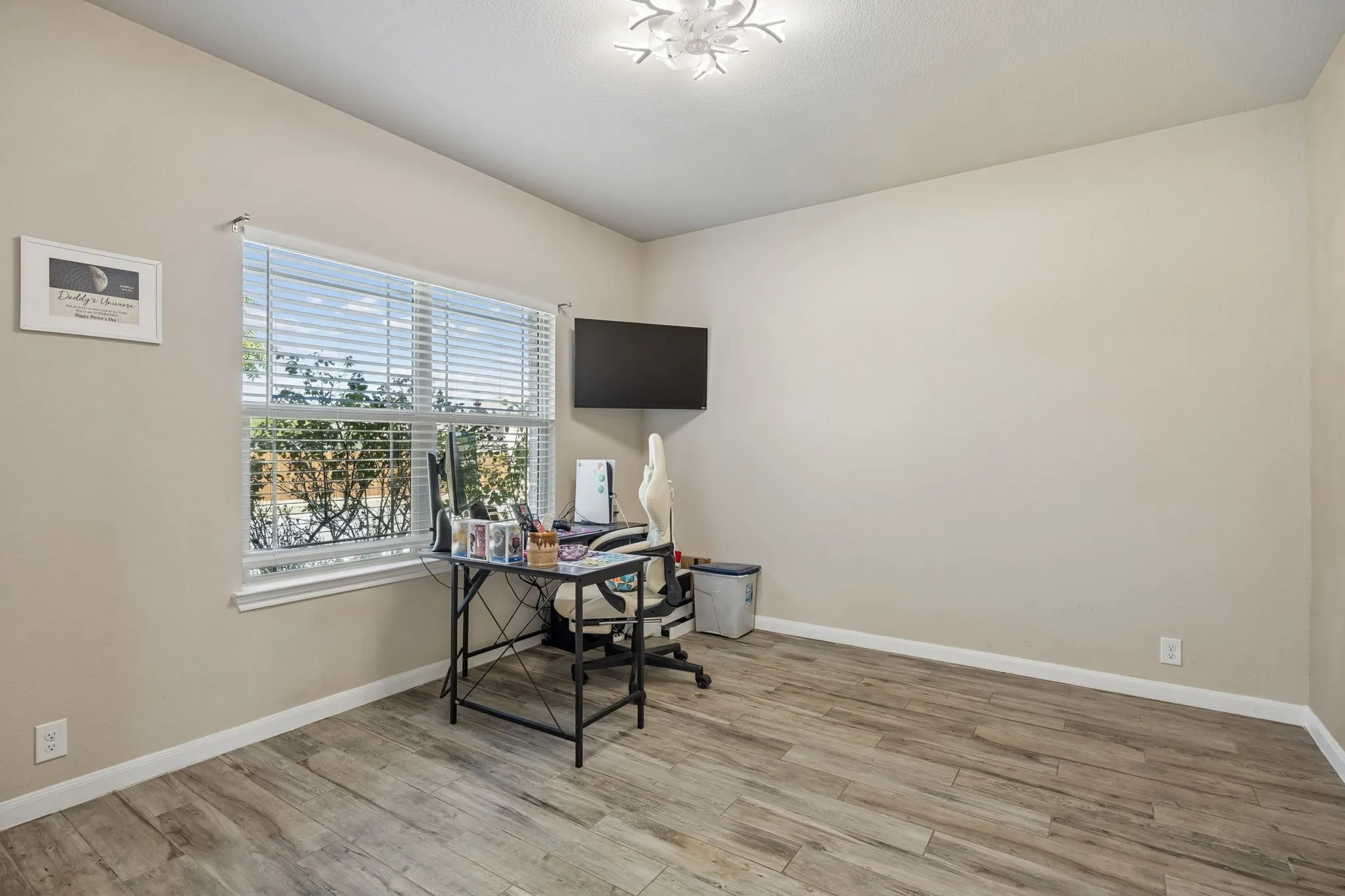 Single Family Residence For Sale in Collin County , 836 Foxtail Bend, Lavon, Texas 75166, 3 Bedroom, 2 Bathroom, 2 Garage spaces, 1,851 Sqft, built in 2021, mls#21382250, Real Estate Agent in Lavon, Homes For Sale in Collin county, Homes For Sale in Lavon, Realtor in Lavon Texas, Real Estate Brokerage Independent Realty Texas, Luminita Cordes Realtor