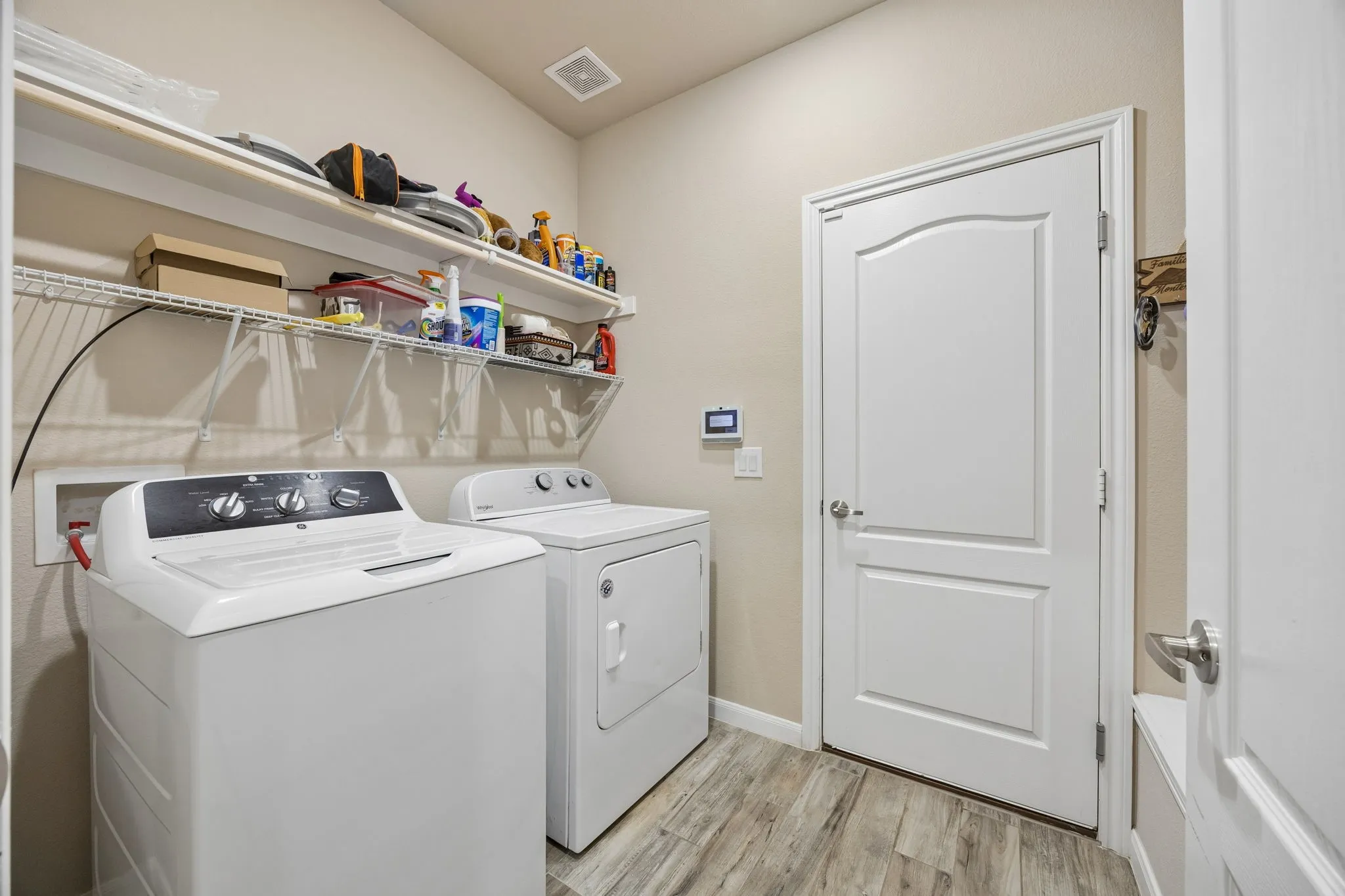 Single Family Residence For Sale in Collin County , 836 Foxtail Bend, Lavon, Texas 75166, 3 Bedroom, 2 Bathroom, 2 Garage spaces, 1,851 Sqft, built in 2021, mls#21382250, Real Estate Agent in Lavon, Homes For Sale in Collin county, Homes For Sale in Lavon, Realtor in Lavon Texas, Real Estate Brokerage Independent Realty Texas, Luminita Cordes Realtor
