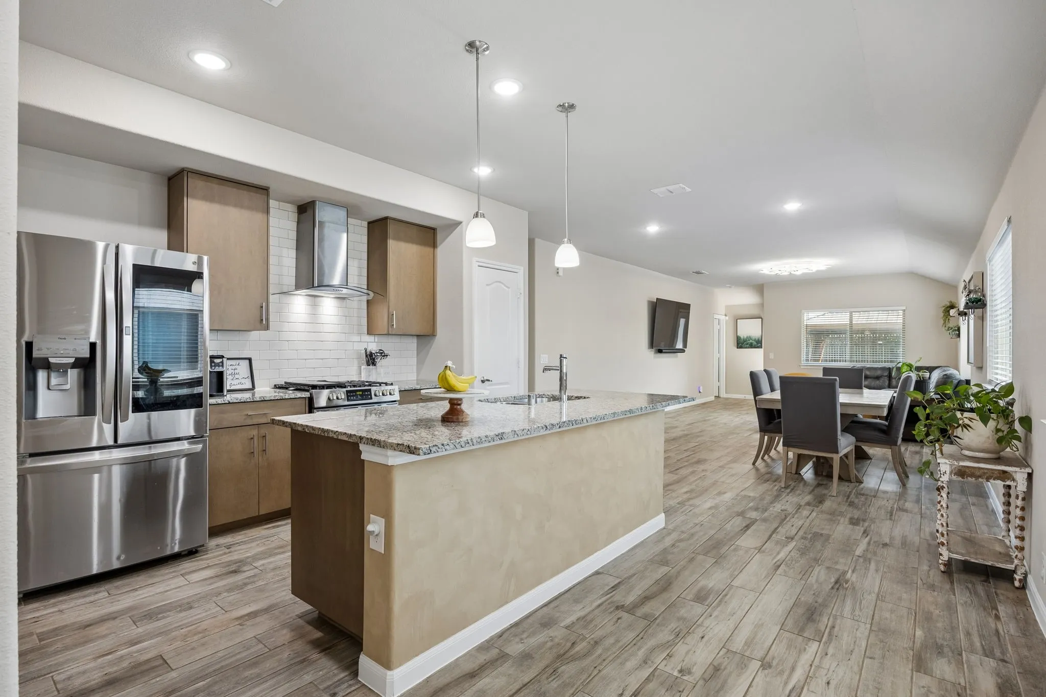 Single Family Residence For Sale in Collin County , 836 Foxtail Bend, Lavon, Texas 75166, 3 Bedroom, 2 Bathroom, 2 Garage spaces, 1,851 Sqft, built in 2021, mls#21382250, Real Estate Agent in Lavon, Homes For Sale in Collin county, Homes For Sale in Lavon, Realtor in Lavon Texas, Real Estate Brokerage Independent Realty Texas, Luminita Cordes Realtor