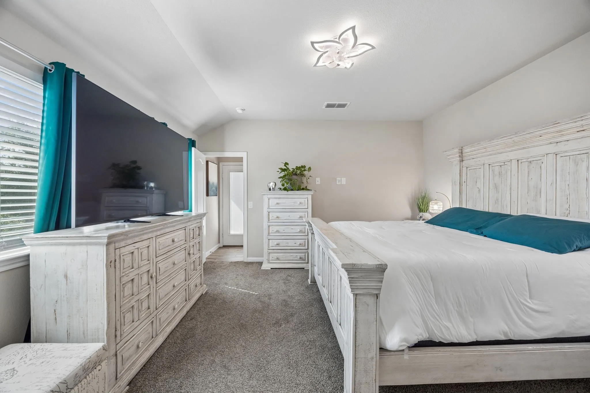 Single Family Residence For Sale in Collin County , 836 Foxtail Bend, Lavon, Texas 75166, 3 Bedroom, 2 Bathroom, 2 Garage spaces, 1,851 Sqft, built in 2021, mls#21382250, Real Estate Agent in Lavon, Homes For Sale in Collin county, Homes For Sale in Lavon, Realtor in Lavon Texas, Real Estate Brokerage Independent Realty Texas, Luminita Cordes Realtor
